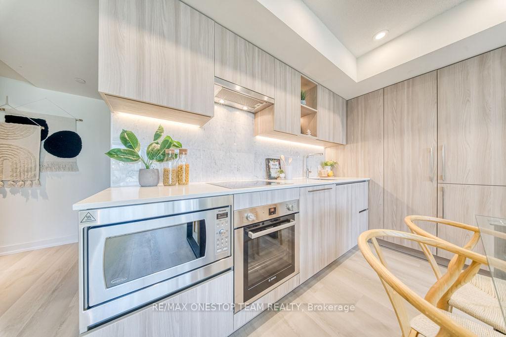 Photo 12 of Unit 1510, 17 Bathurst Street, Toronto, Waterfront Communities — HOMEH