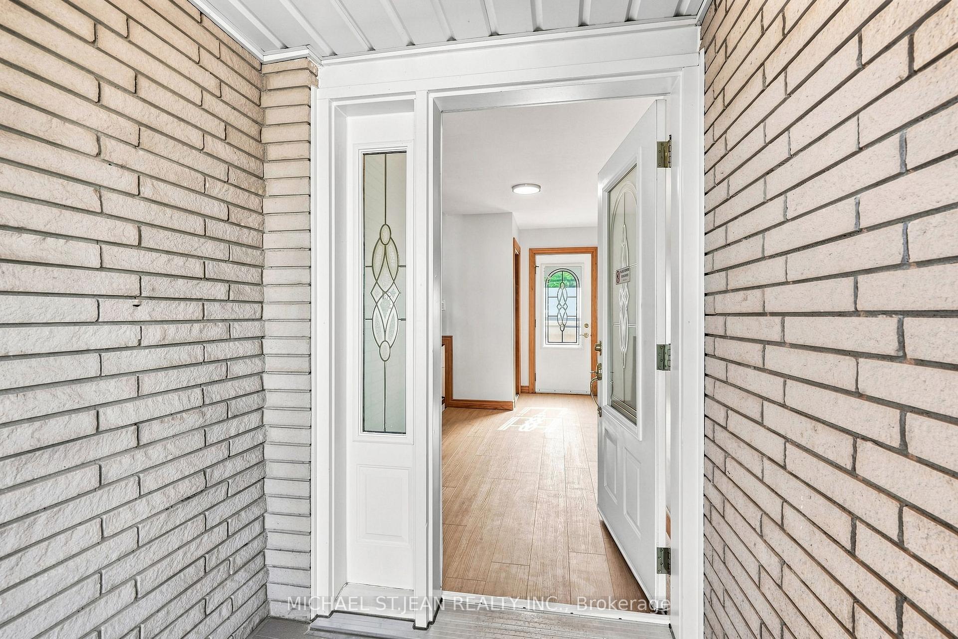 Photo 6 of 14 Green Forest Drive, Hamilton, Stoney Creek — HOMEH