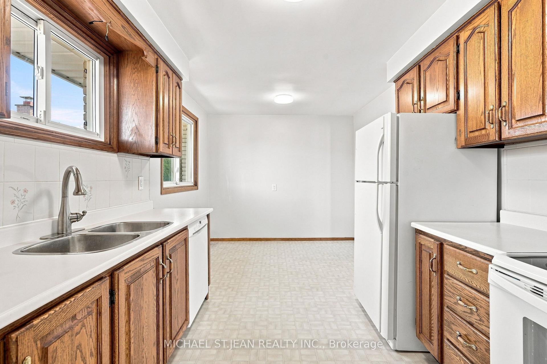 Photo 33 of 14 Green Forest Drive, Hamilton, Stoney Creek — HOMEH