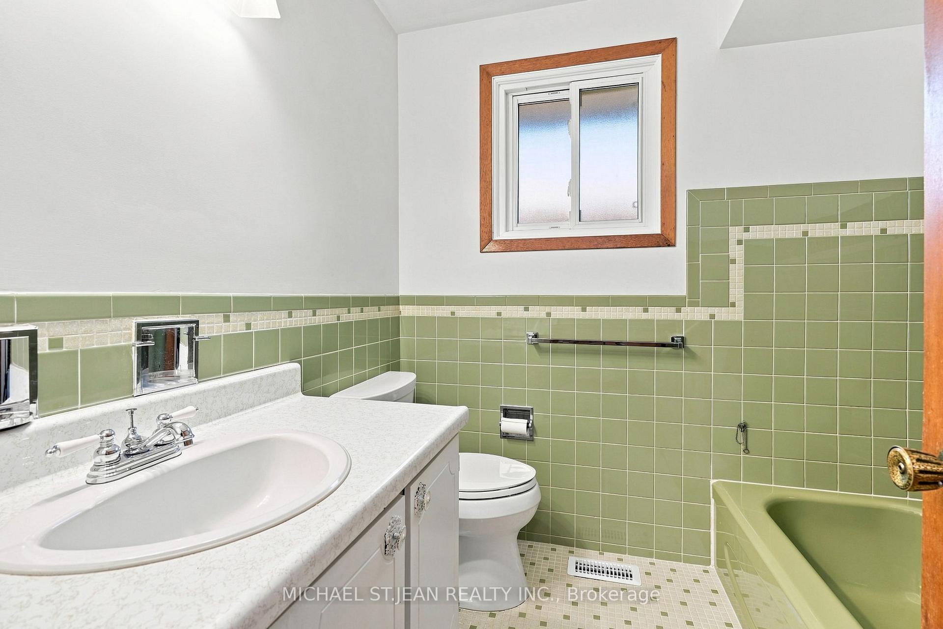 Photo 47 of 14 Green Forest Drive, Hamilton, Stoney Creek — HOMEH
