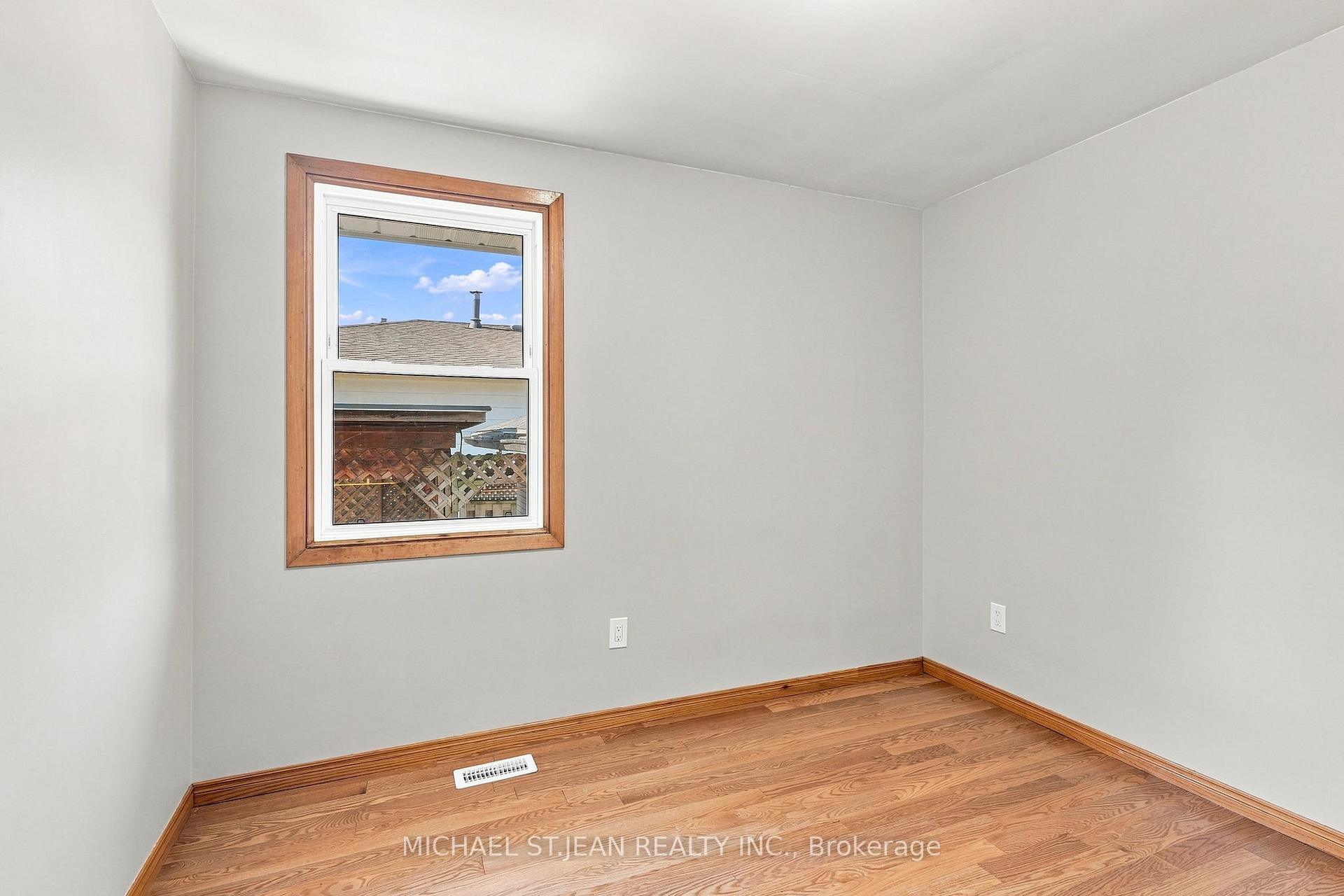 Photo 51 of 14 Green Forest Drive, Hamilton, Stoney Creek — HOMEH