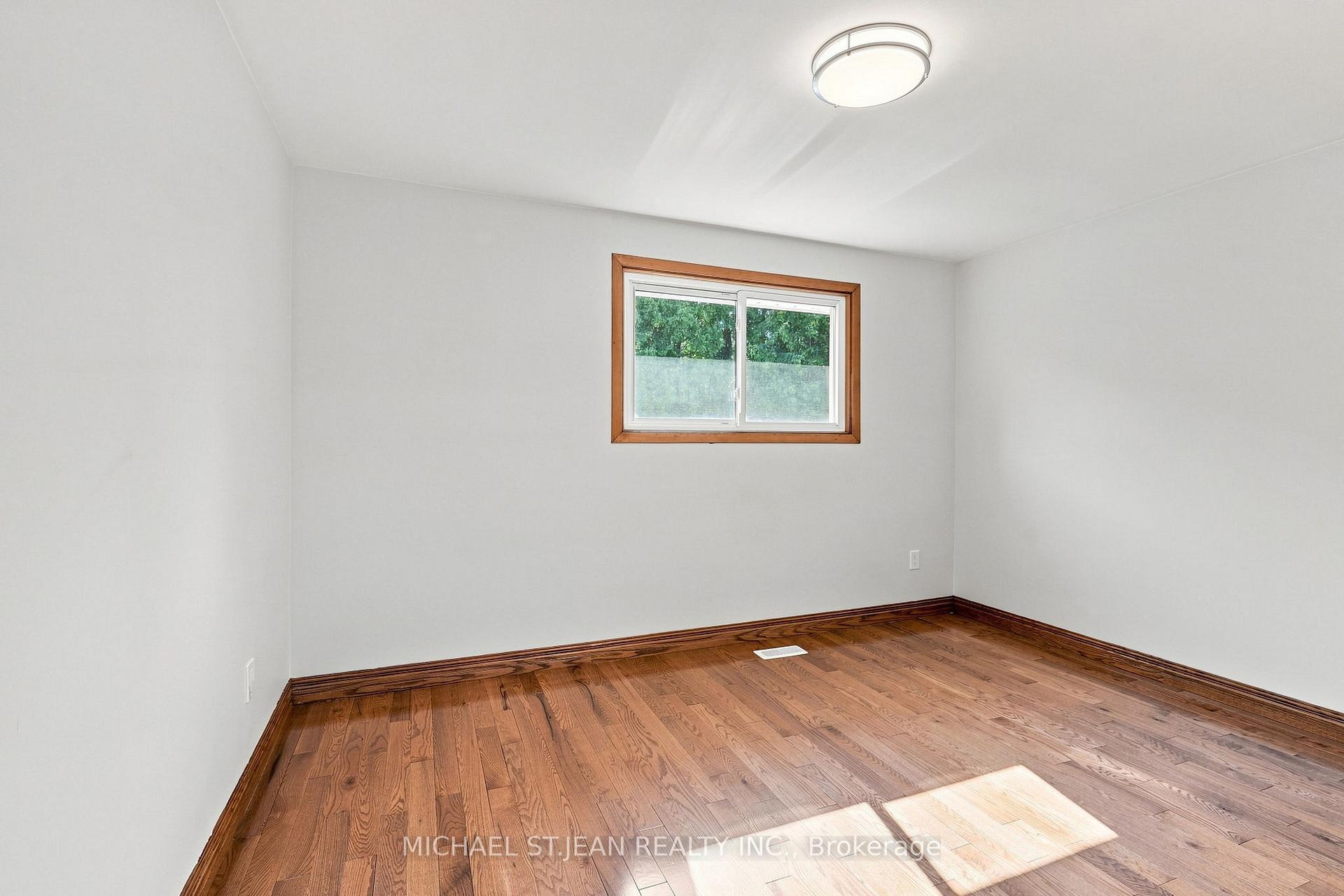 Photo 57 of 14 Green Forest Drive, Hamilton, Stoney Creek — HOMEH