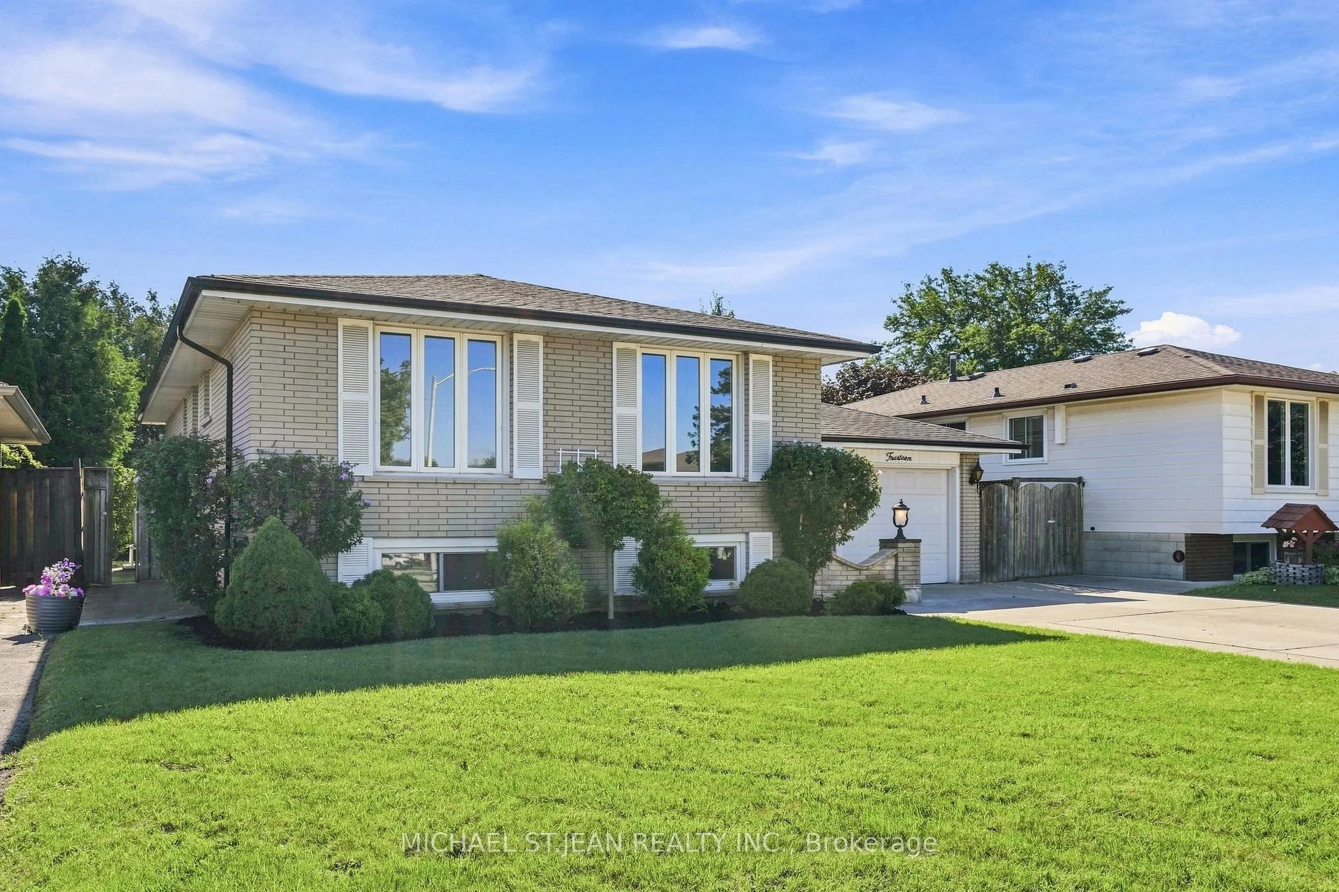 Photo 9 of 14 Green Forest Drive, Hamilton, Stoney Creek — HOMEH