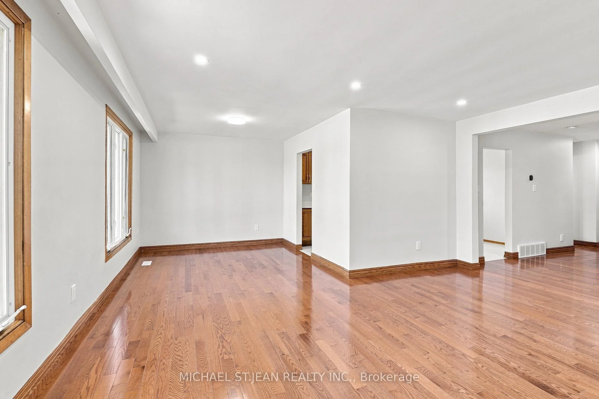 Photo 32 of 14 Green Forest Drive, Hamilton, Stoney Creek — HOMEH