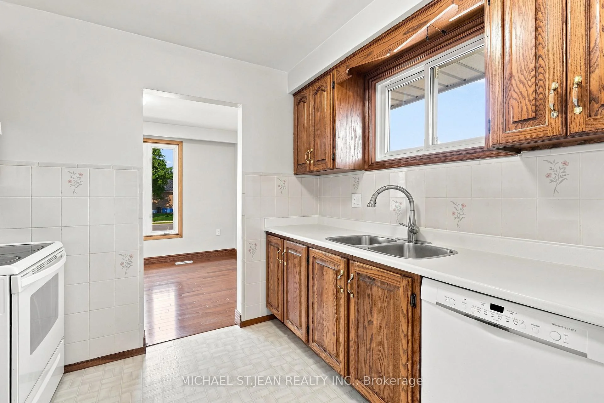 Photo 40 of 14 Green Forest Drive, Hamilton, Stoney Creek — HOMEH