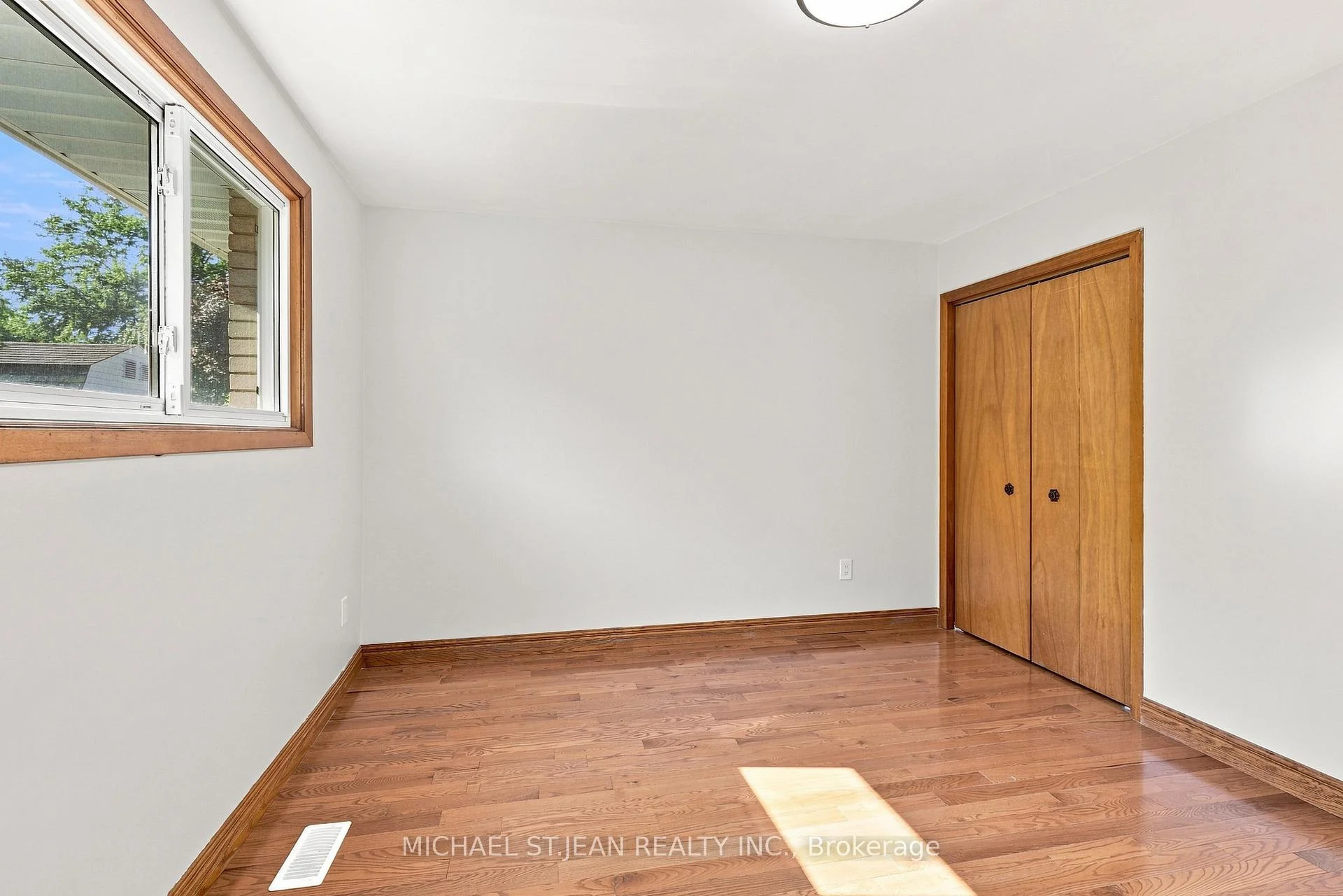 Photo 52 of 14 Green Forest Drive, Hamilton, Stoney Creek — HOMEH