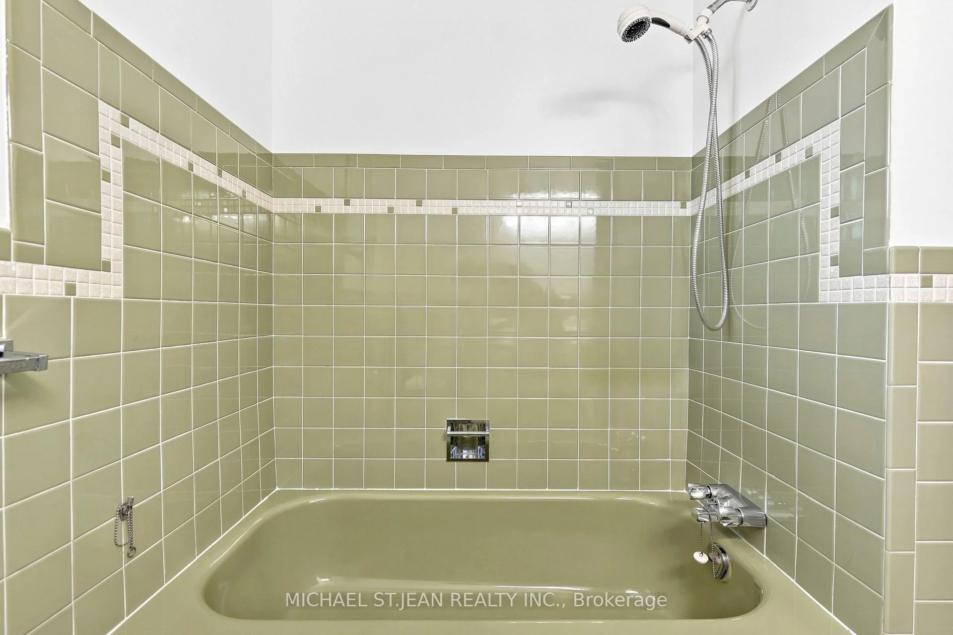 Photo 56 of 14 Green Forest Drive, Hamilton, Stoney Creek — HOMEH