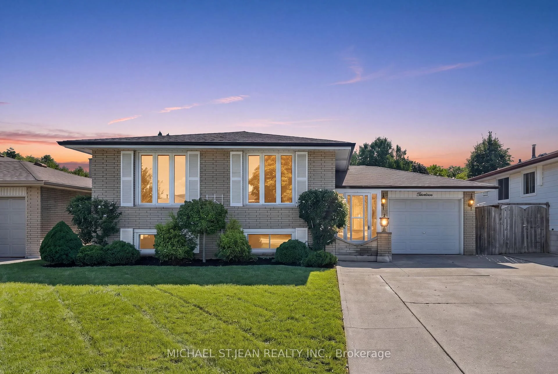 Photo 5 of 14 Green Forest Drive, Hamilton, Stoney Creek — HOMEH