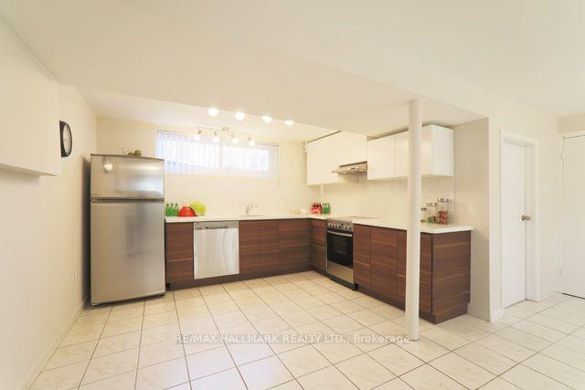 Photo 4 of Unit Lower, 45 Landfair Crescent, Scarborough, Woburn — HOMEH