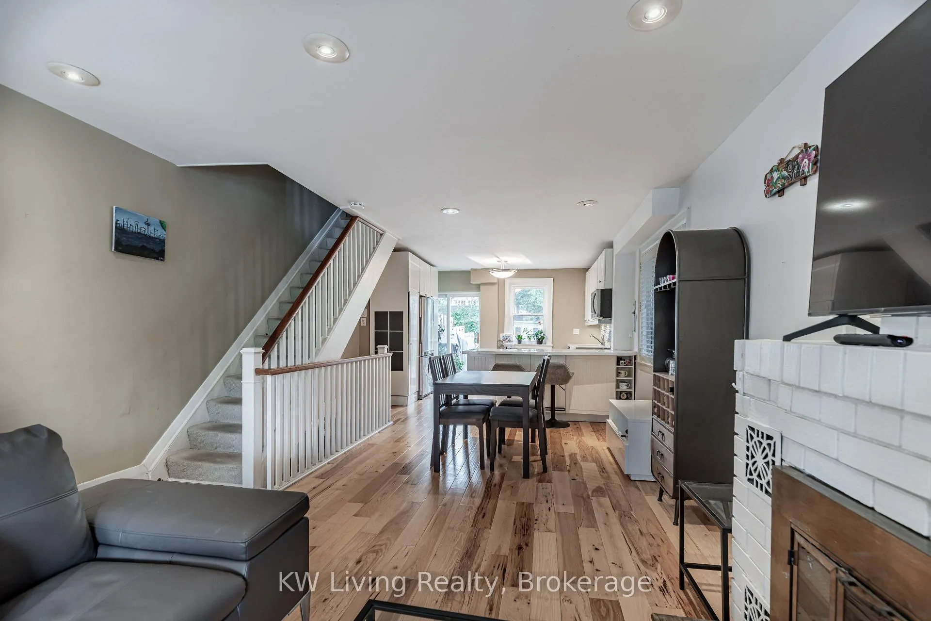 Photo 10 of 196 Fairlawn Avenue, Toronto, Lawrence Park North — HOMEH
