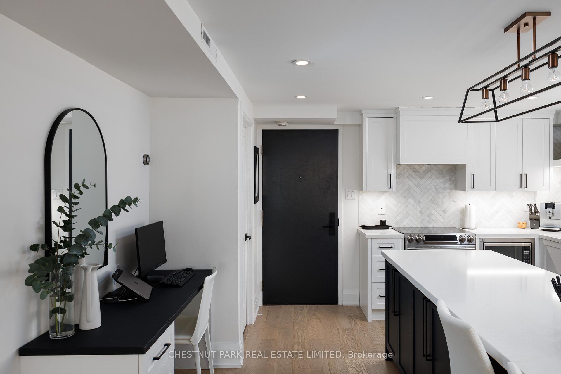 Photo 3 of Unit 203, 40 Oaklands Avenue, Toronto, Yonge-St. Clair — HOMEH