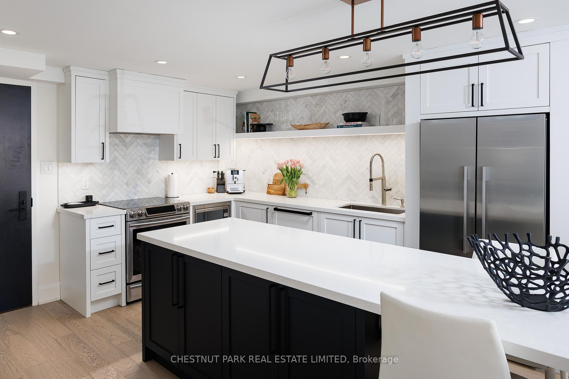 Photo 4 of Unit 203, 40 Oaklands Avenue, Toronto, Yonge-St. Clair — HOMEH