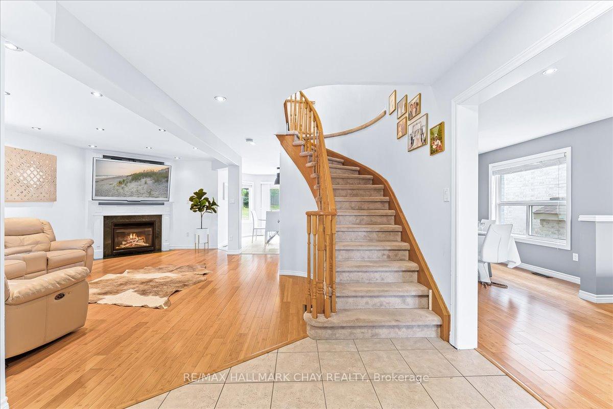Photo 9 of 3 Bell Street, Barrie, Ardagh — HOMEH