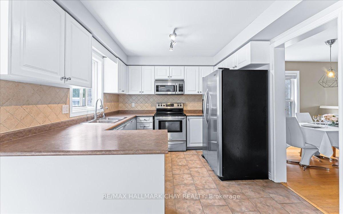 Photo 16 of 3 Bell Street, Barrie, Ardagh — HOMEH