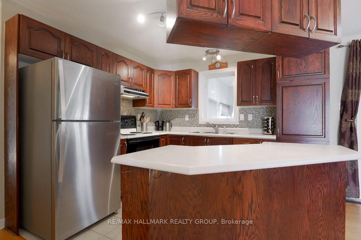 Photo 7 of 141 Corkstown Road, Ottawa, Crystal Beach — HOMEH