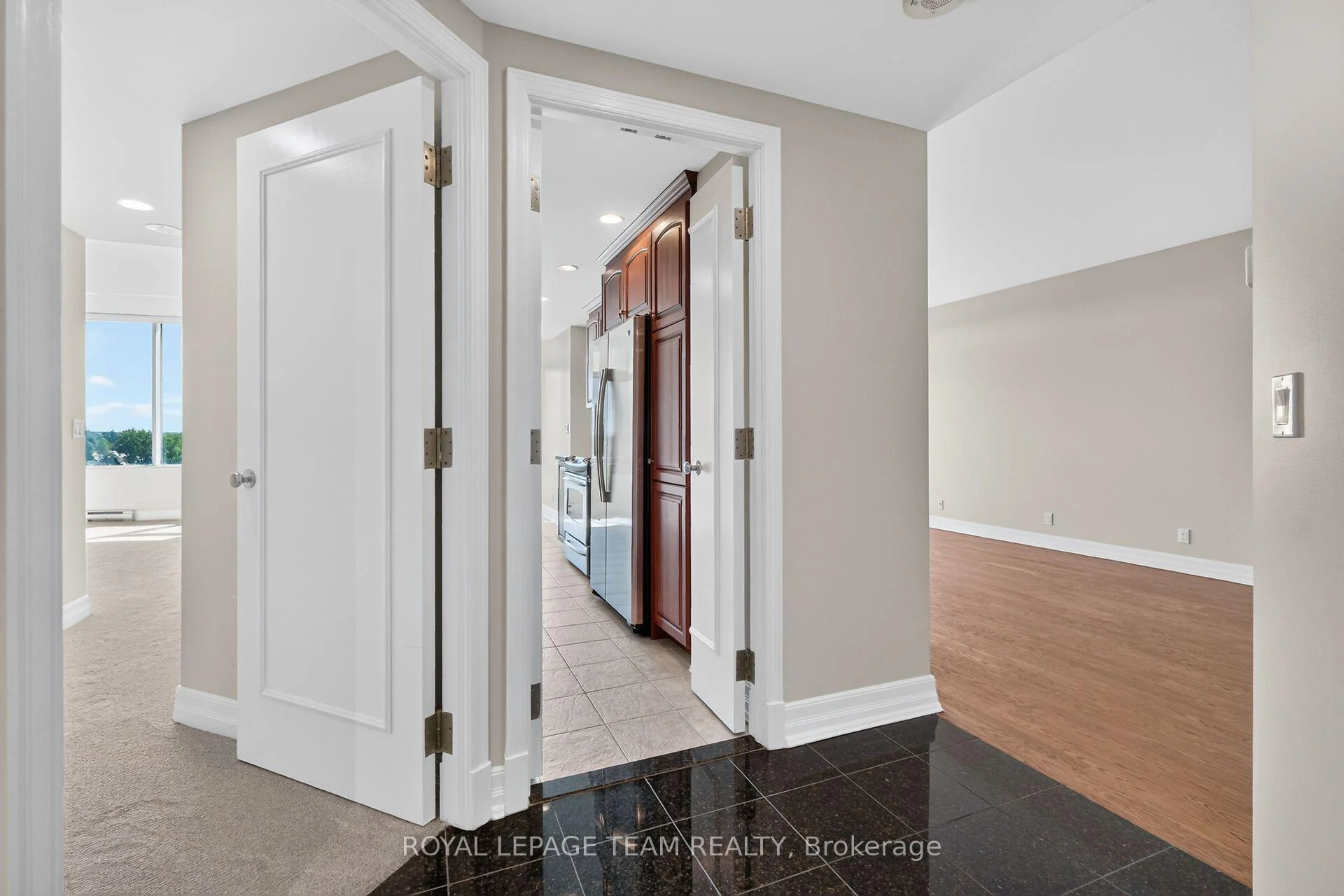 Photo 7 of Unit 1101, 3580 Rivergate Way, Ottawa, Quinterra — HOMEH