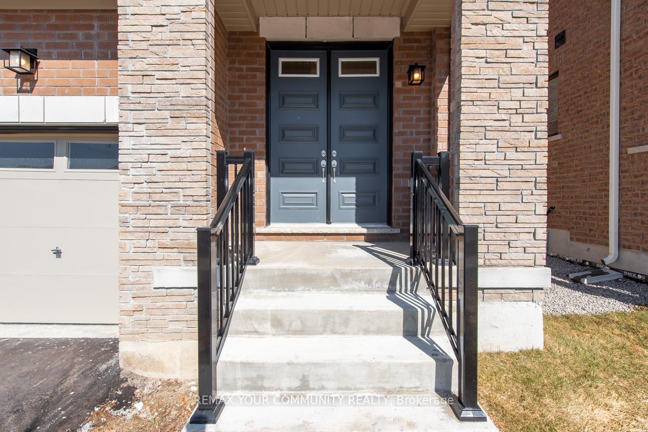 Photo 3 of 83 Bearberry Road, Springwater, Midhurst — HOMEH