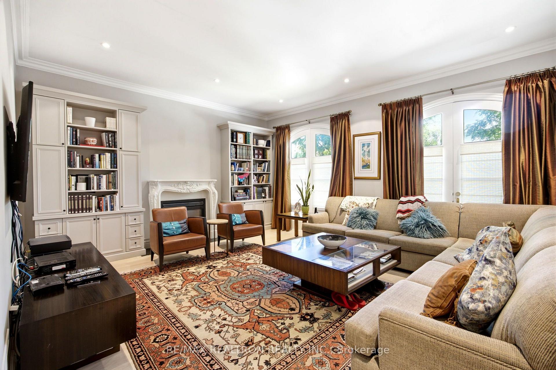 Photo 4 of 50 Viewmount Avenue, Toronto, Englemount-Lawrence — HOMEH