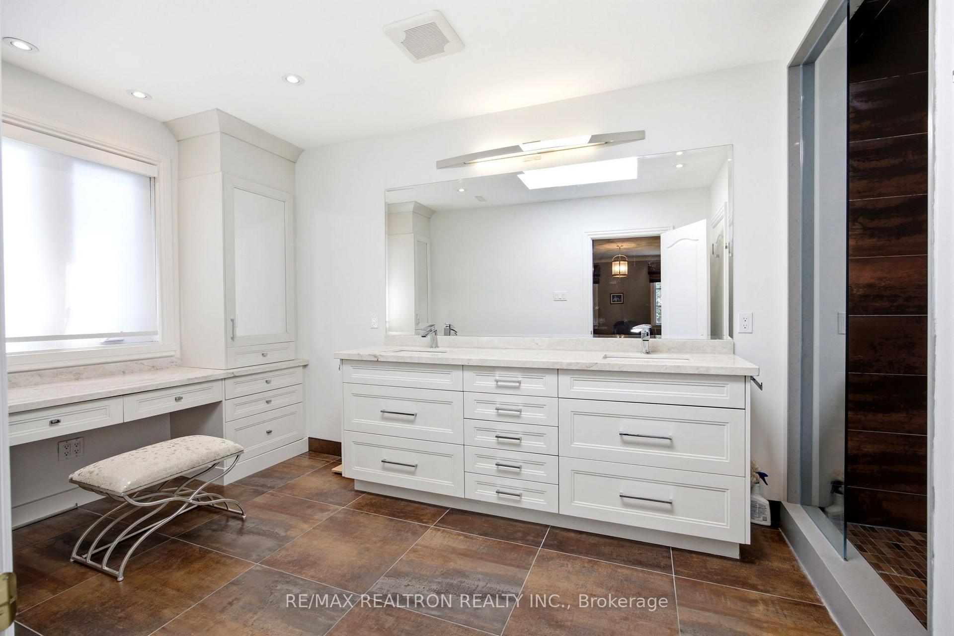 Photo 9 of 50 Viewmount Avenue, Toronto, Englemount-Lawrence — HOMEH