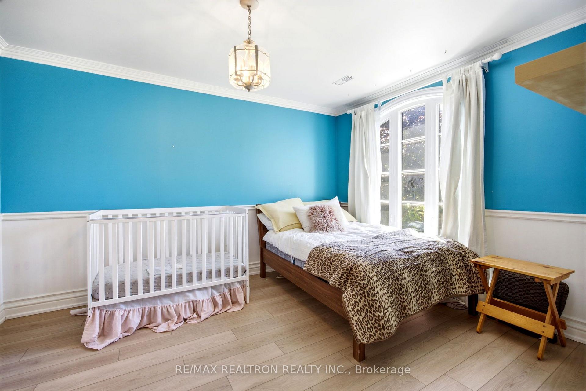 Photo 10 of 50 Viewmount Avenue, Toronto, Englemount-Lawrence — HOMEH