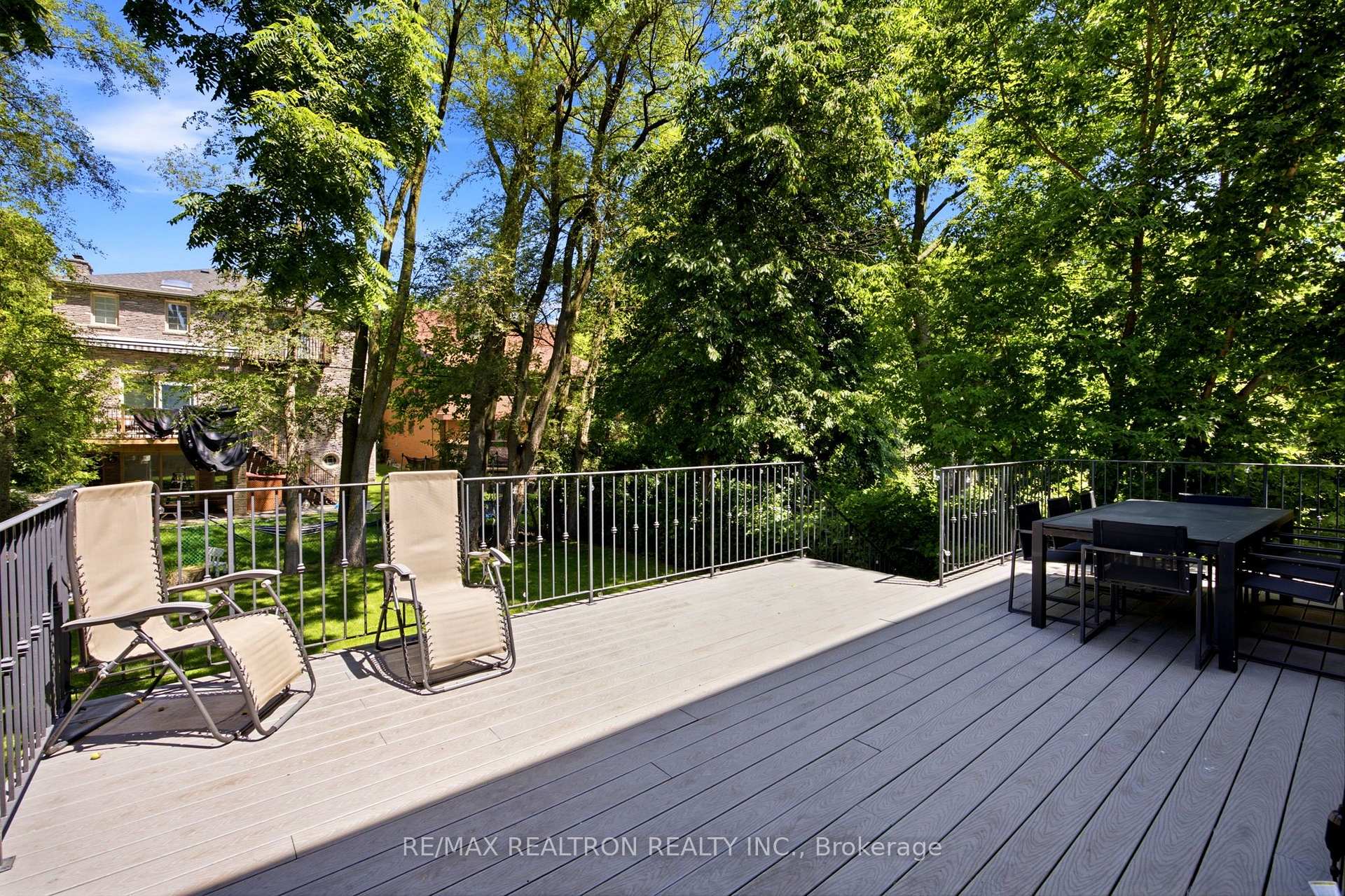 Photo 13 of 50 Viewmount Avenue, Toronto, Englemount-Lawrence — HOMEH