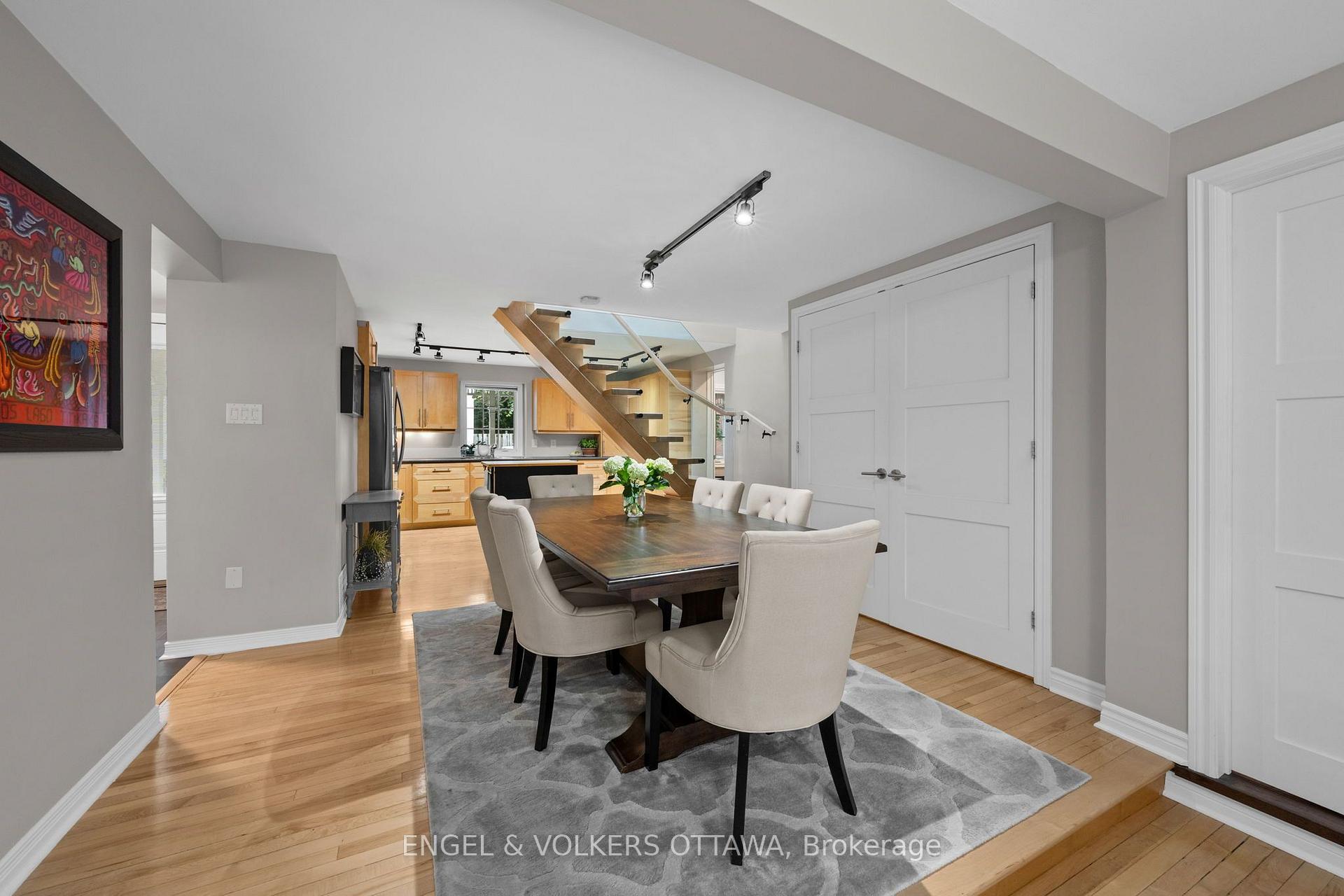 Photo 7 of 4 Avon Lane, Ottawa, New Edinburgh — HOMEH
