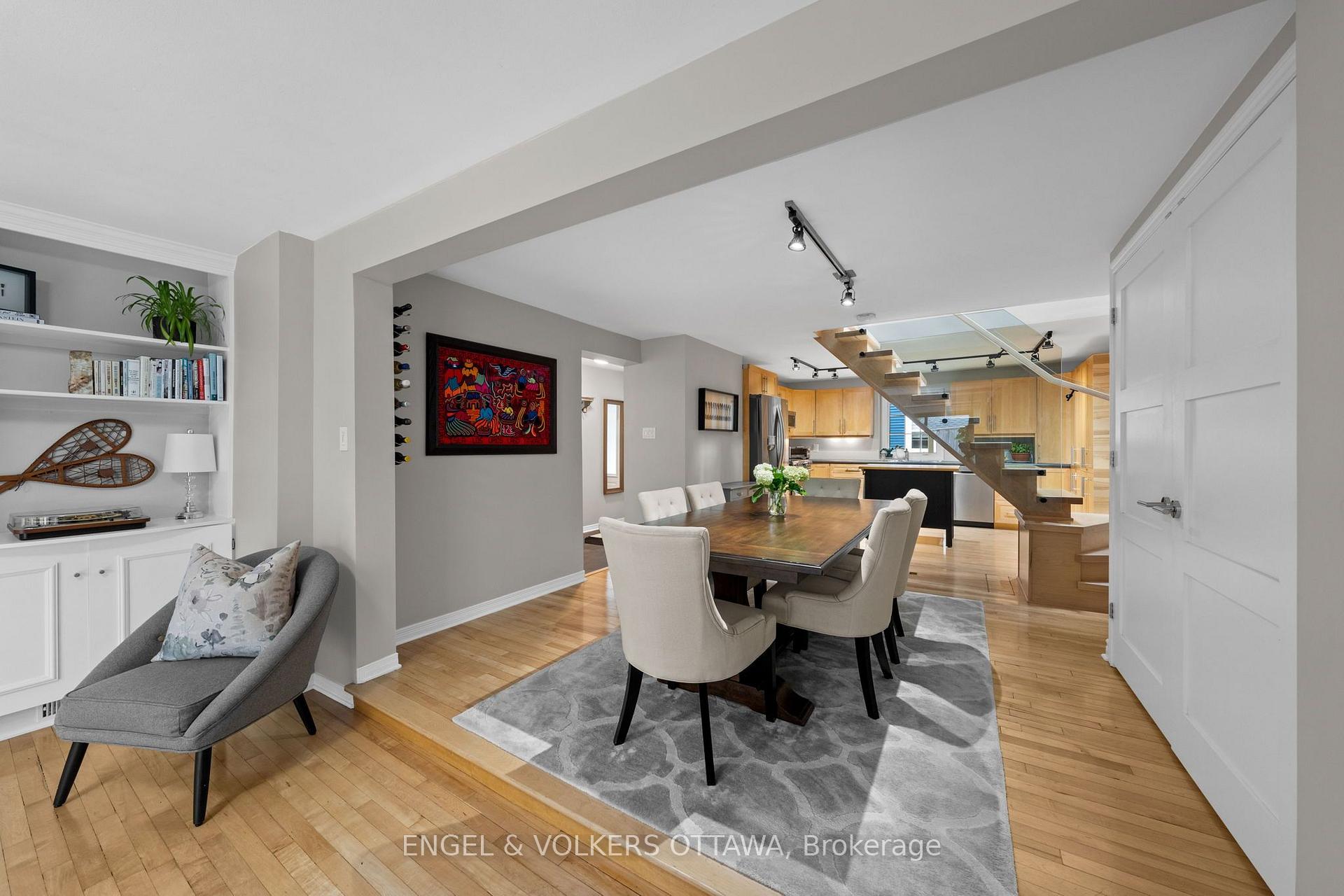 Photo 8 of 4 Avon Lane, Ottawa, New Edinburgh — HOMEH