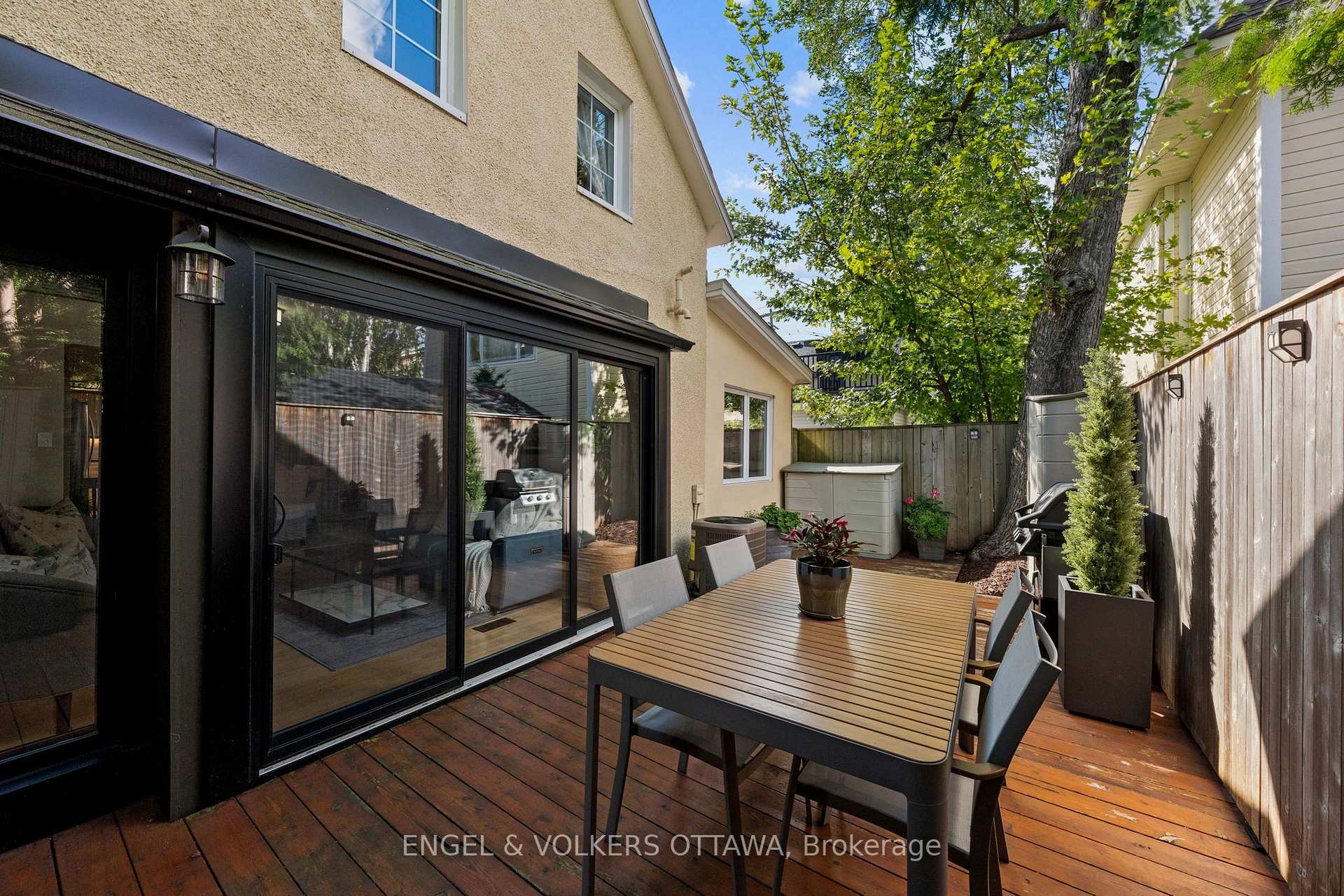 Photo 36 of 4 Avon Lane, Ottawa, New Edinburgh — HOMEH