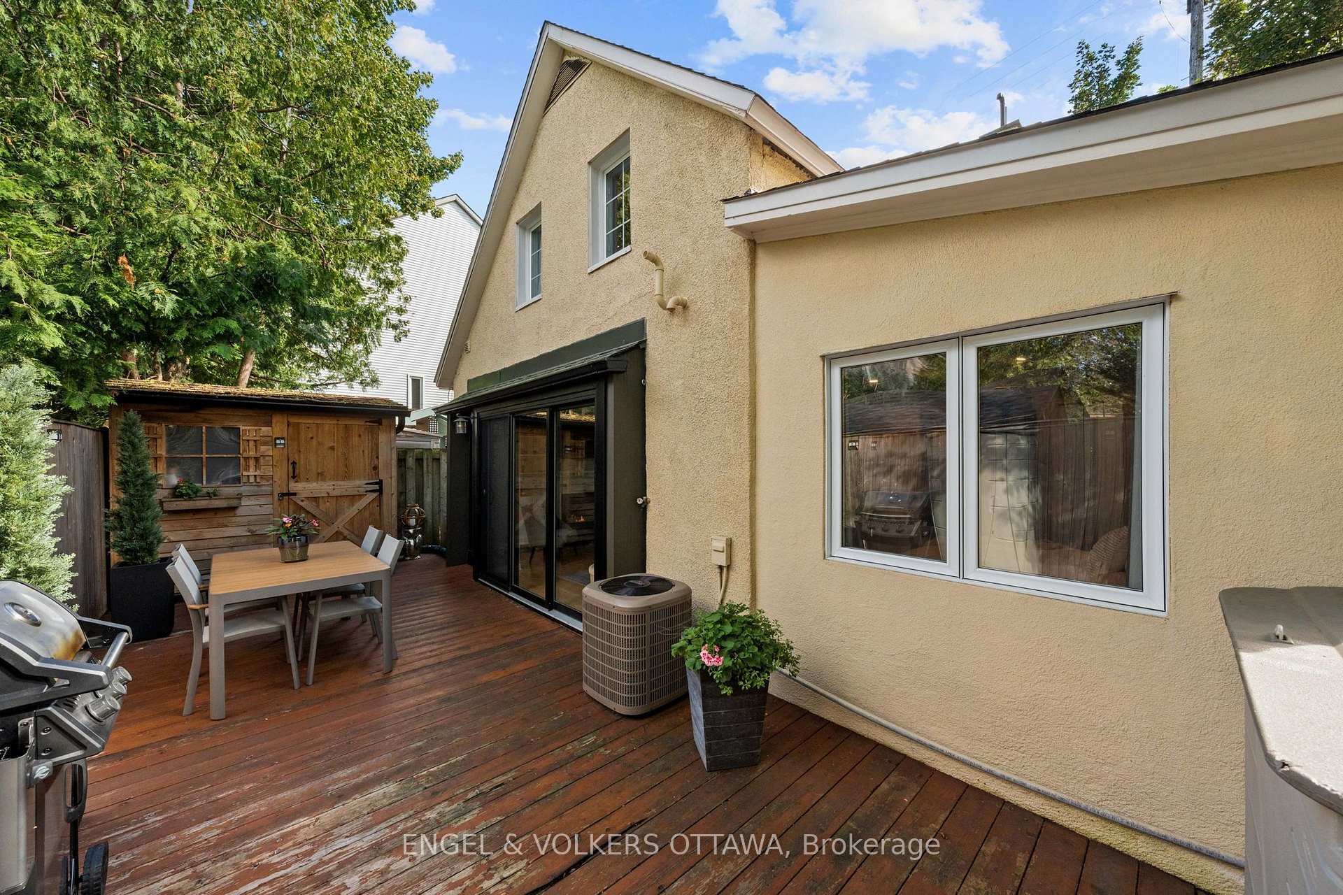 Photo 39 of 4 Avon Lane, Ottawa, New Edinburgh — HOMEH