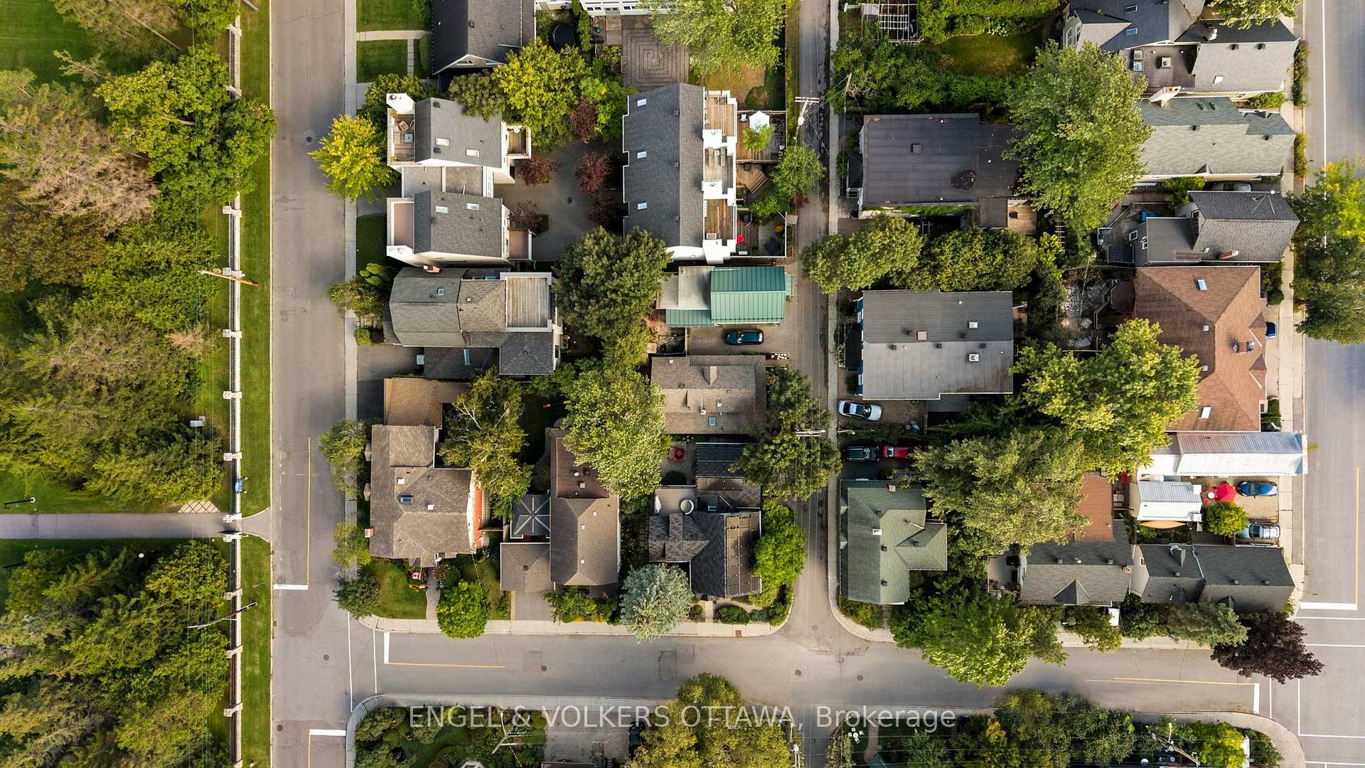 Photo 41 of 4 Avon Lane, Ottawa, New Edinburgh — HOMEH