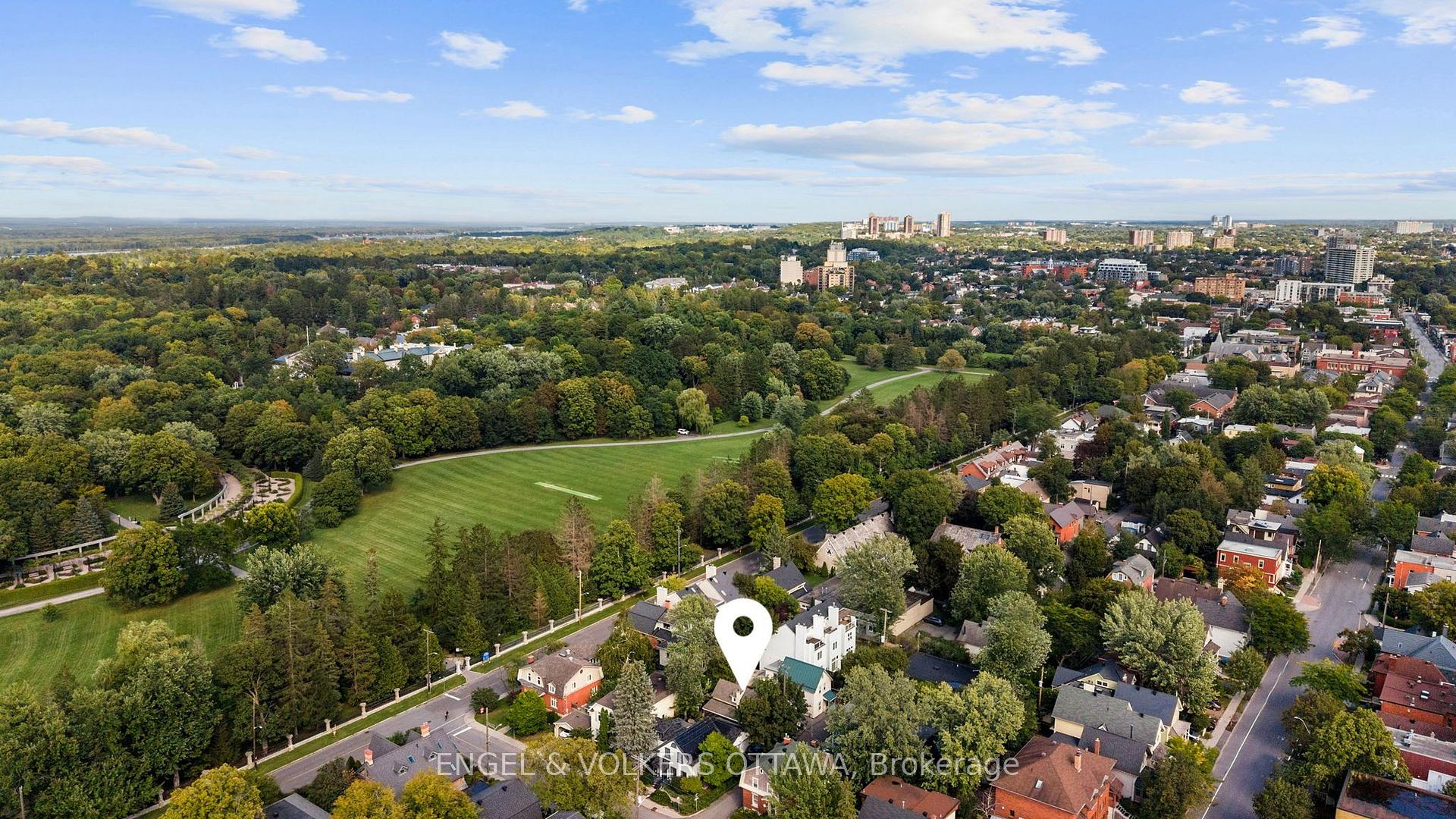 Photo 42 of 4 Avon Lane, Ottawa, New Edinburgh — HOMEH