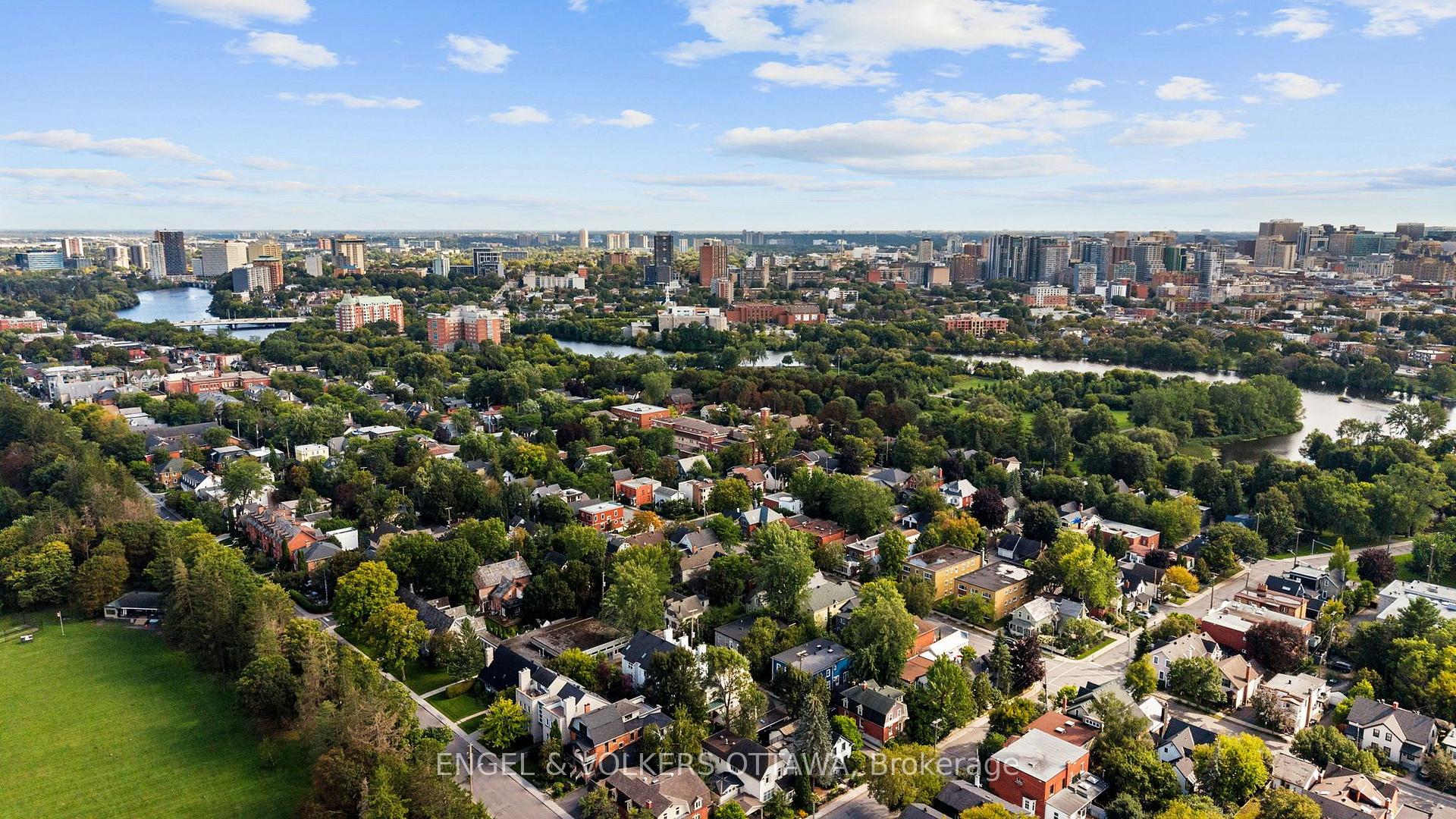 Photo 45 of 4 Avon Lane, Ottawa, New Edinburgh — HOMEH