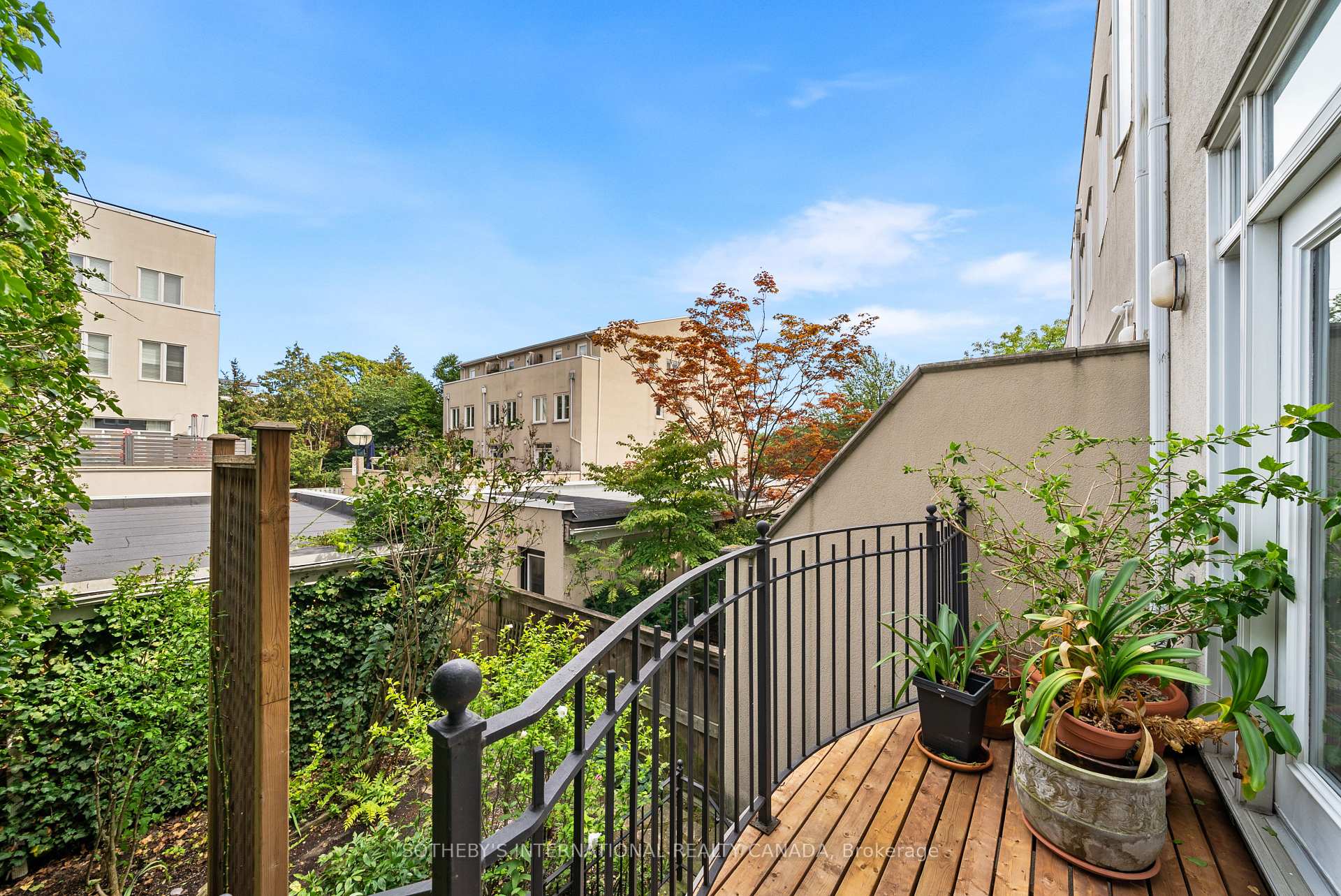 Photo 10 of 213 Walmer Road, Toronto, Casa Loma — HOMEH