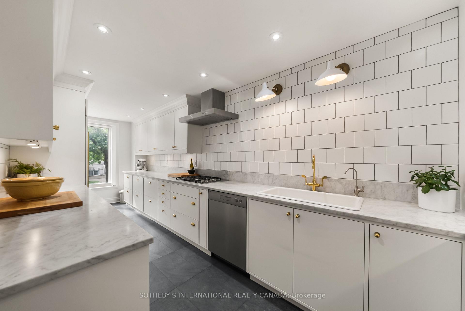 Photo 20 of 213 Walmer Road, Toronto, Casa Loma — HOMEH