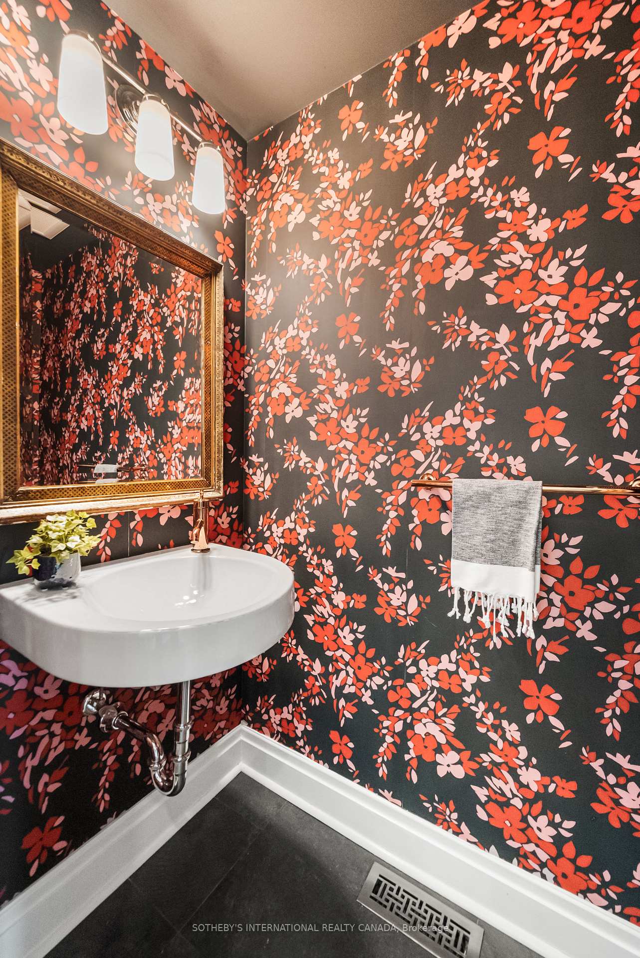 Photo 26 of 213 Walmer Road, Toronto, Casa Loma — HOMEH