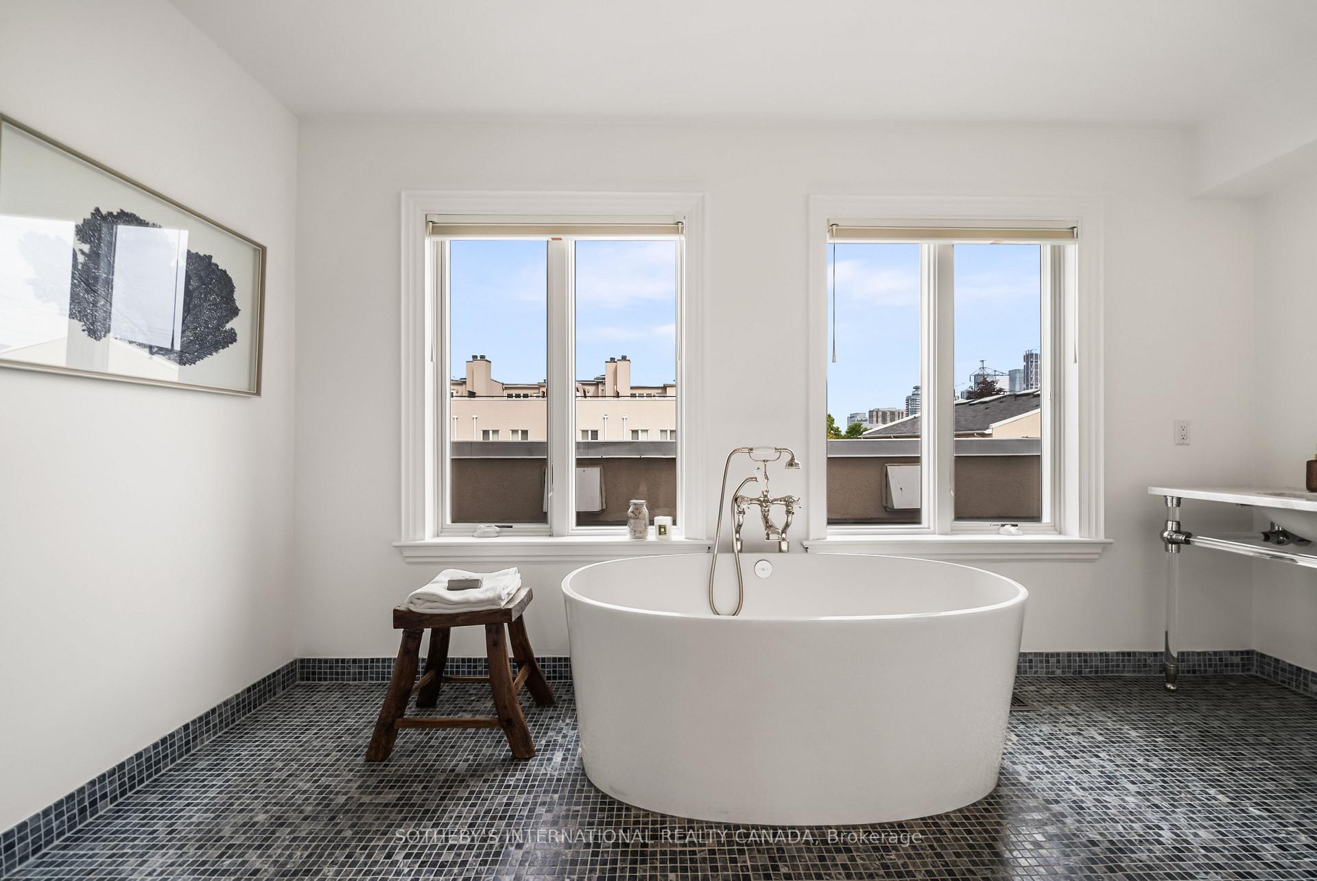 Photo 56 of 213 Walmer Road, Toronto, Casa Loma — HOMEH