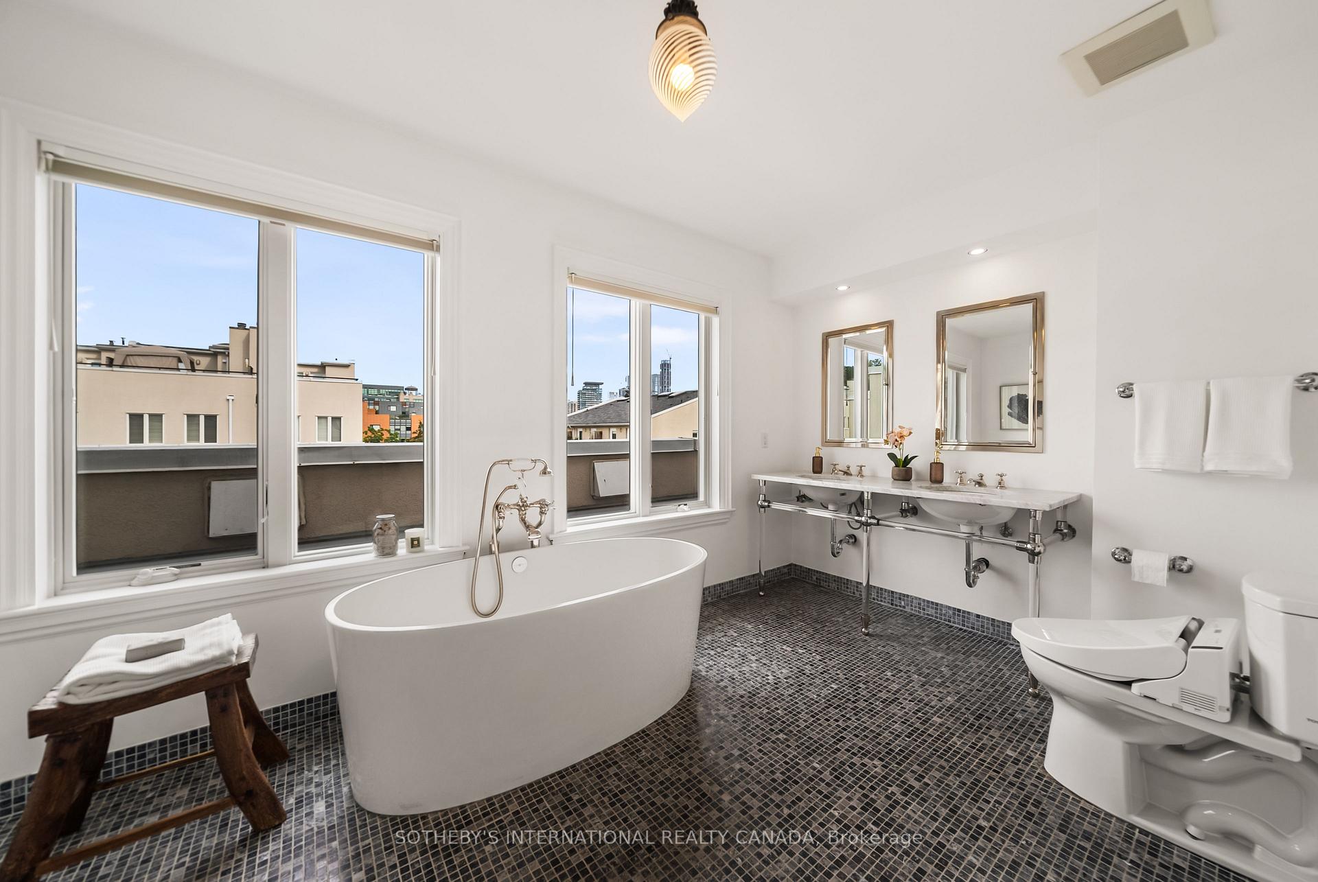 Photo 58 of 213 Walmer Road, Toronto, Casa Loma — HOMEH