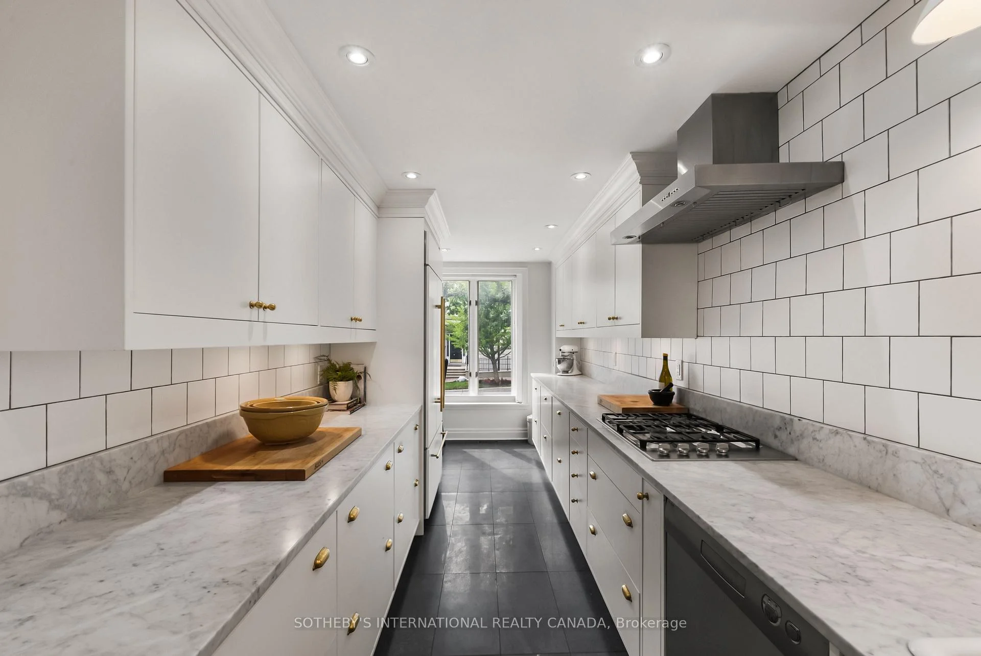 Photo 11 of 213 Walmer Road, Toronto, Casa Loma — HOMEH