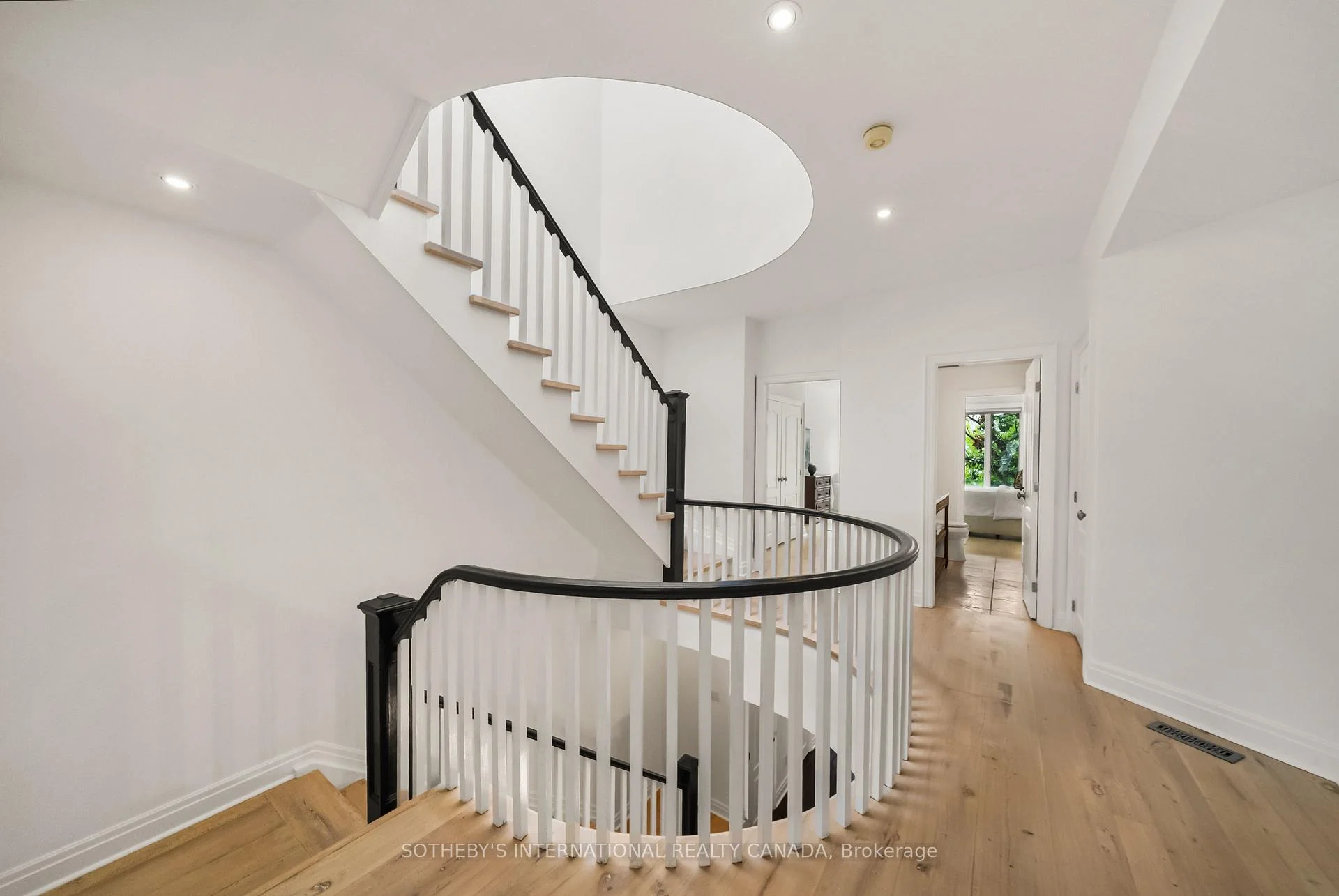 Photo 41 of 213 Walmer Road, Toronto, Casa Loma — HOMEH
