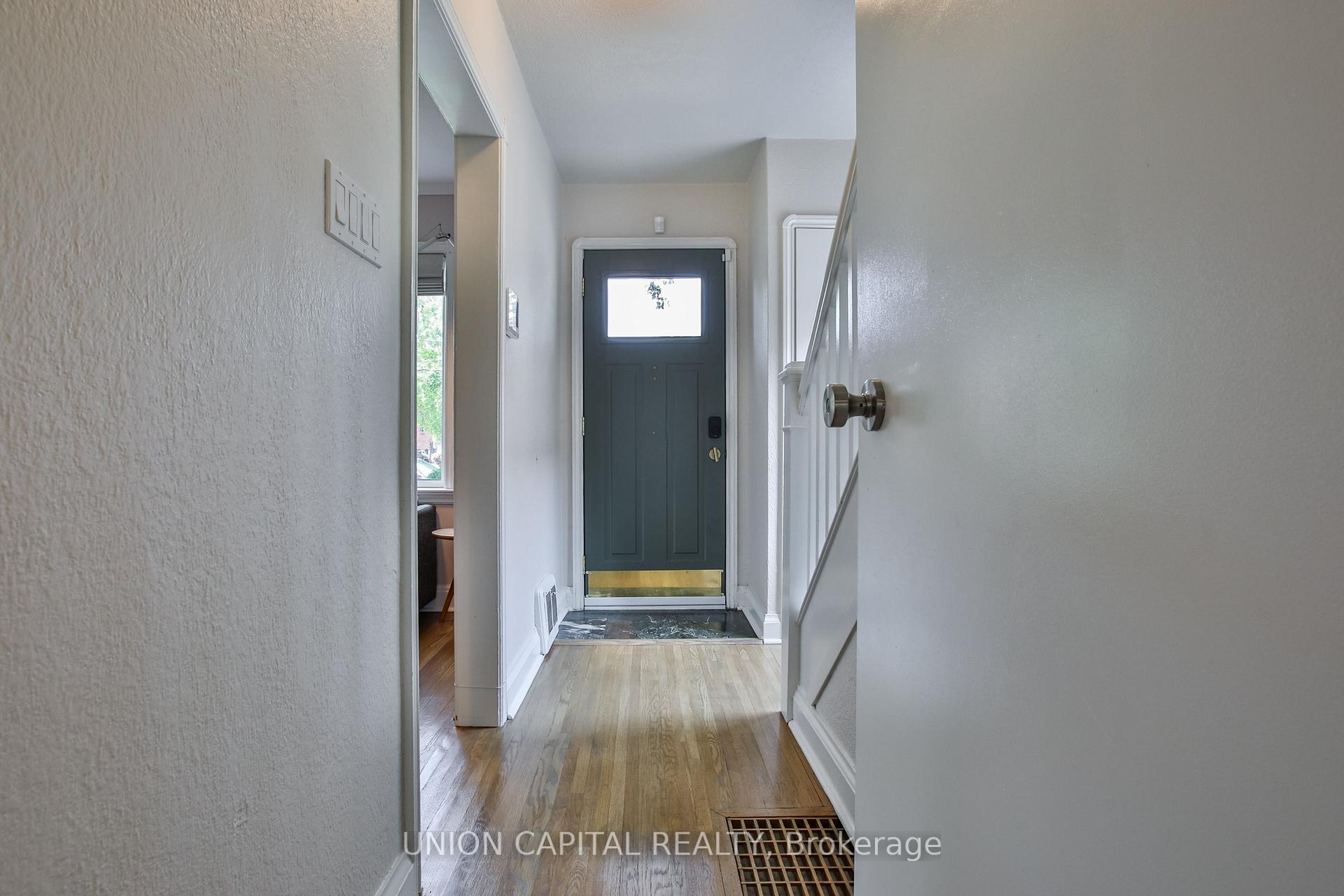Photo 2 of 81 Thursfield Crescent, Toronto, Leaside — HOMEH