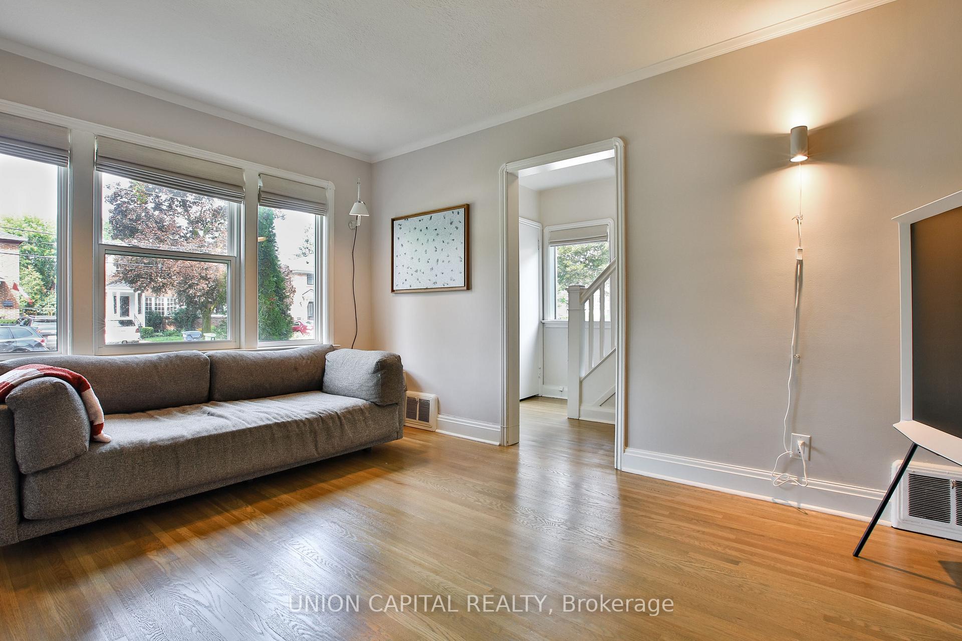 Photo 4 of 81 Thursfield Crescent, Toronto, Leaside — HOMEH