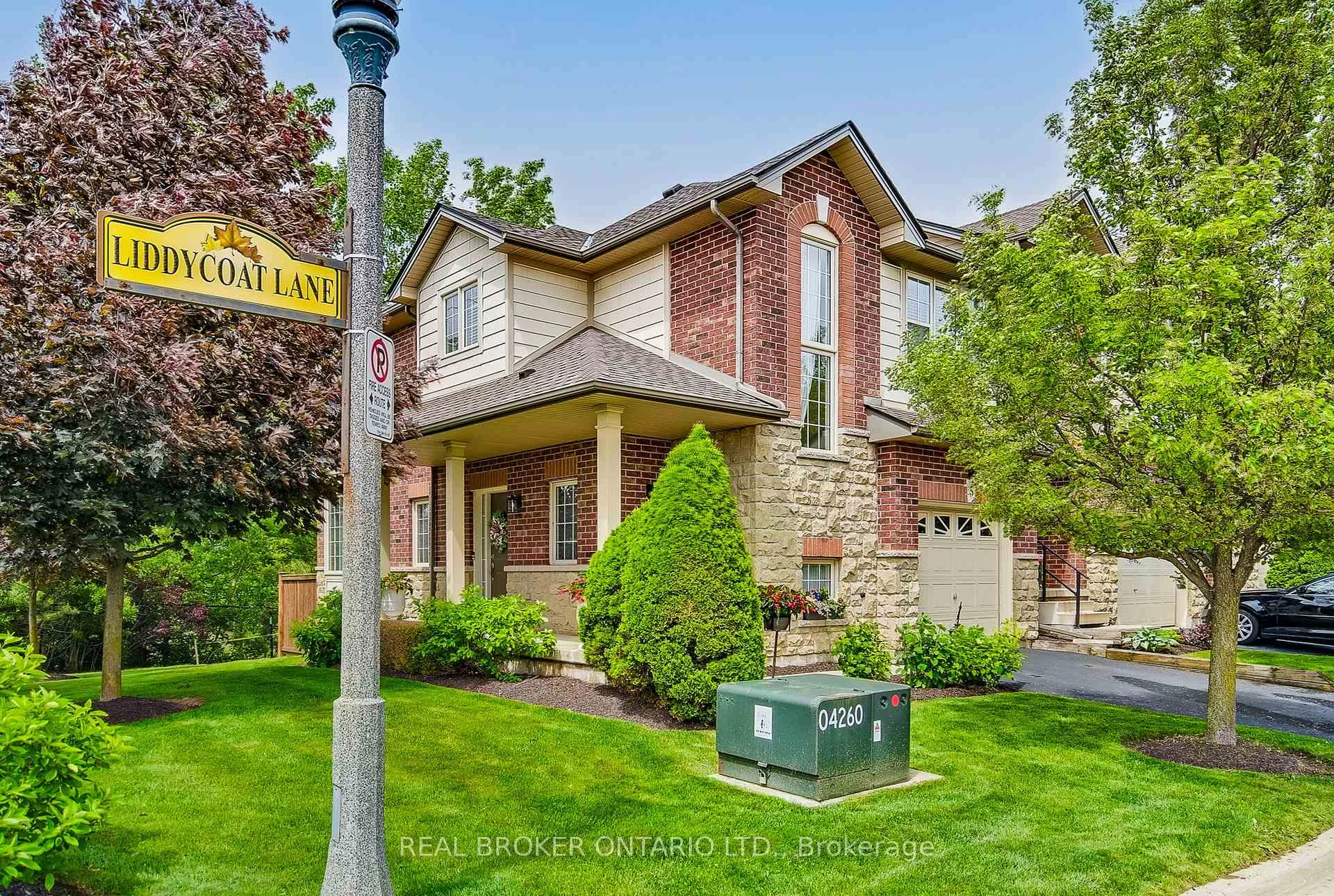 Photo 2 of 5 Liddycoat Lane, Hamilton, Ancaster — HOMEH