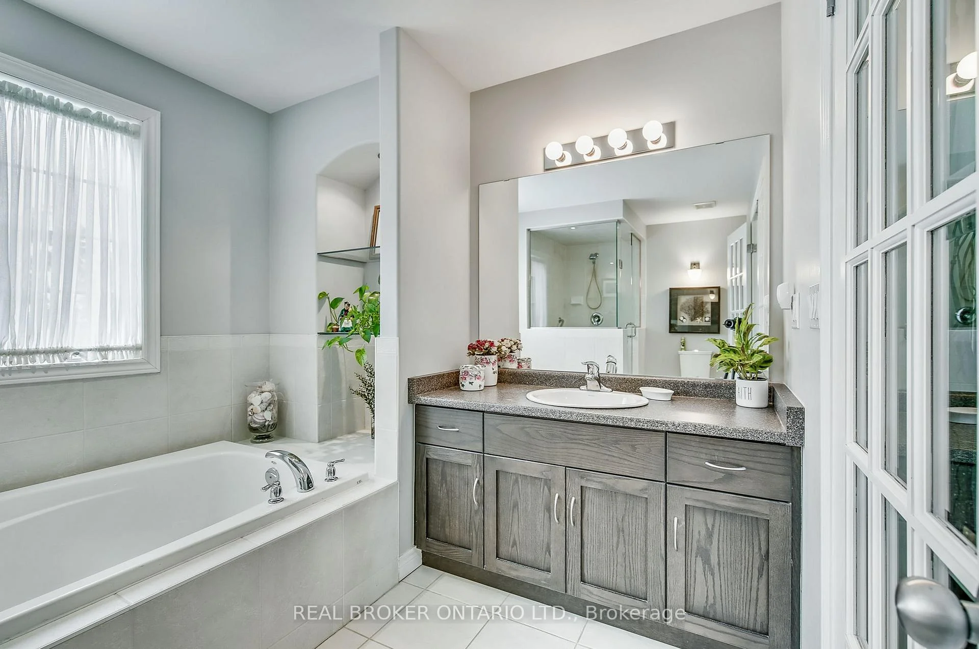 Photo 46 of 5 Liddycoat Lane, Hamilton, Ancaster — HOMEH