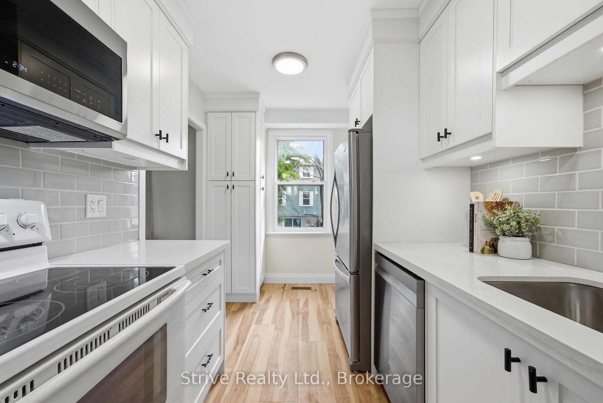 Photo 10 of Unit 33, 1718 John Street, Markham, Bayview Fairway-Bayview Country Club Estates — HOMEH