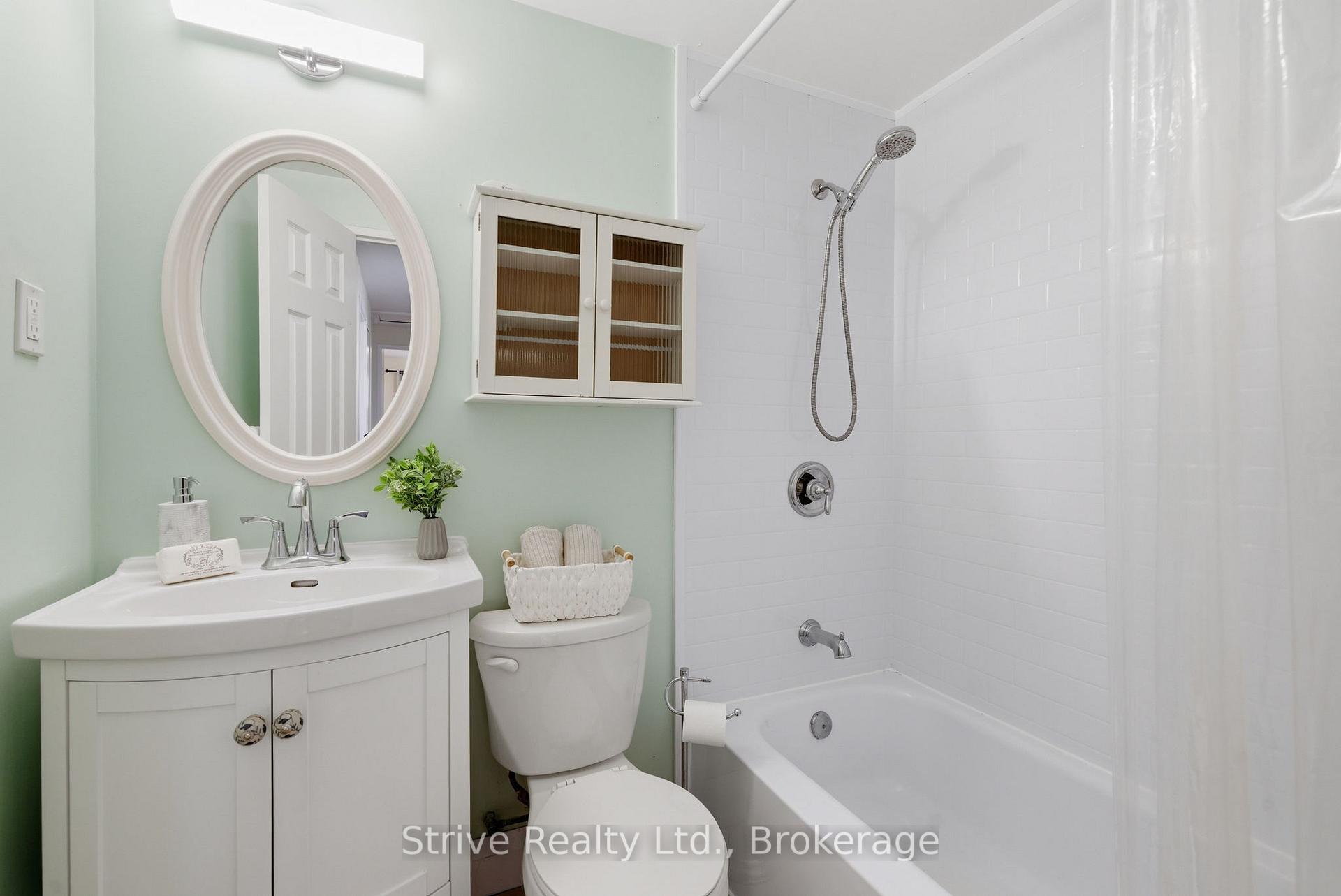 Photo 18 of Unit 33, 1718 John Street, Markham, Bayview Fairway-Bayview Country Club Estates — HOMEH