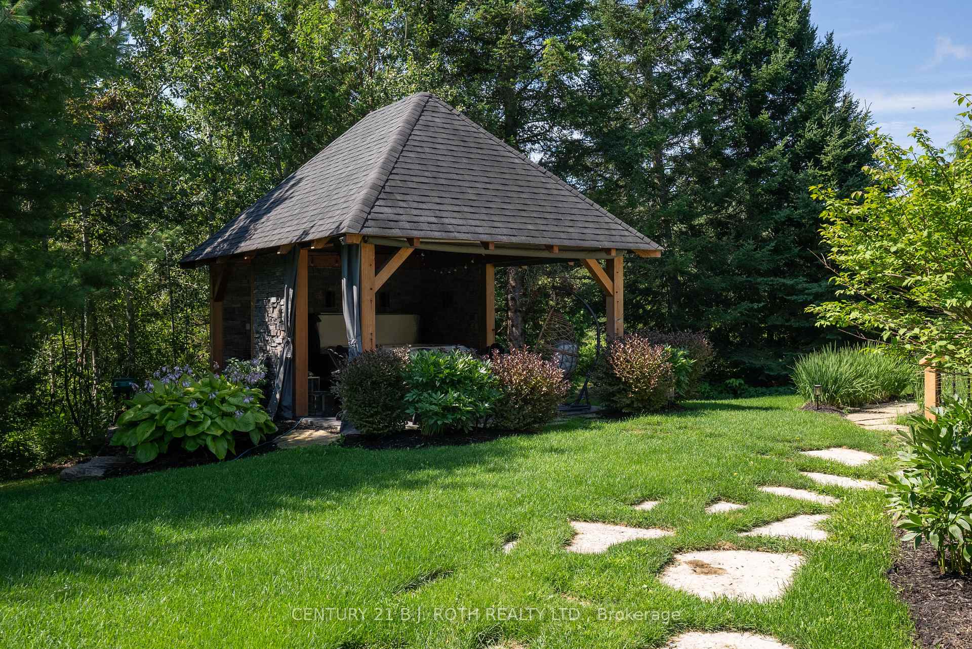 Photo 49 of 42 Lilac Lane, Springwater, Midhurst — HOMEH