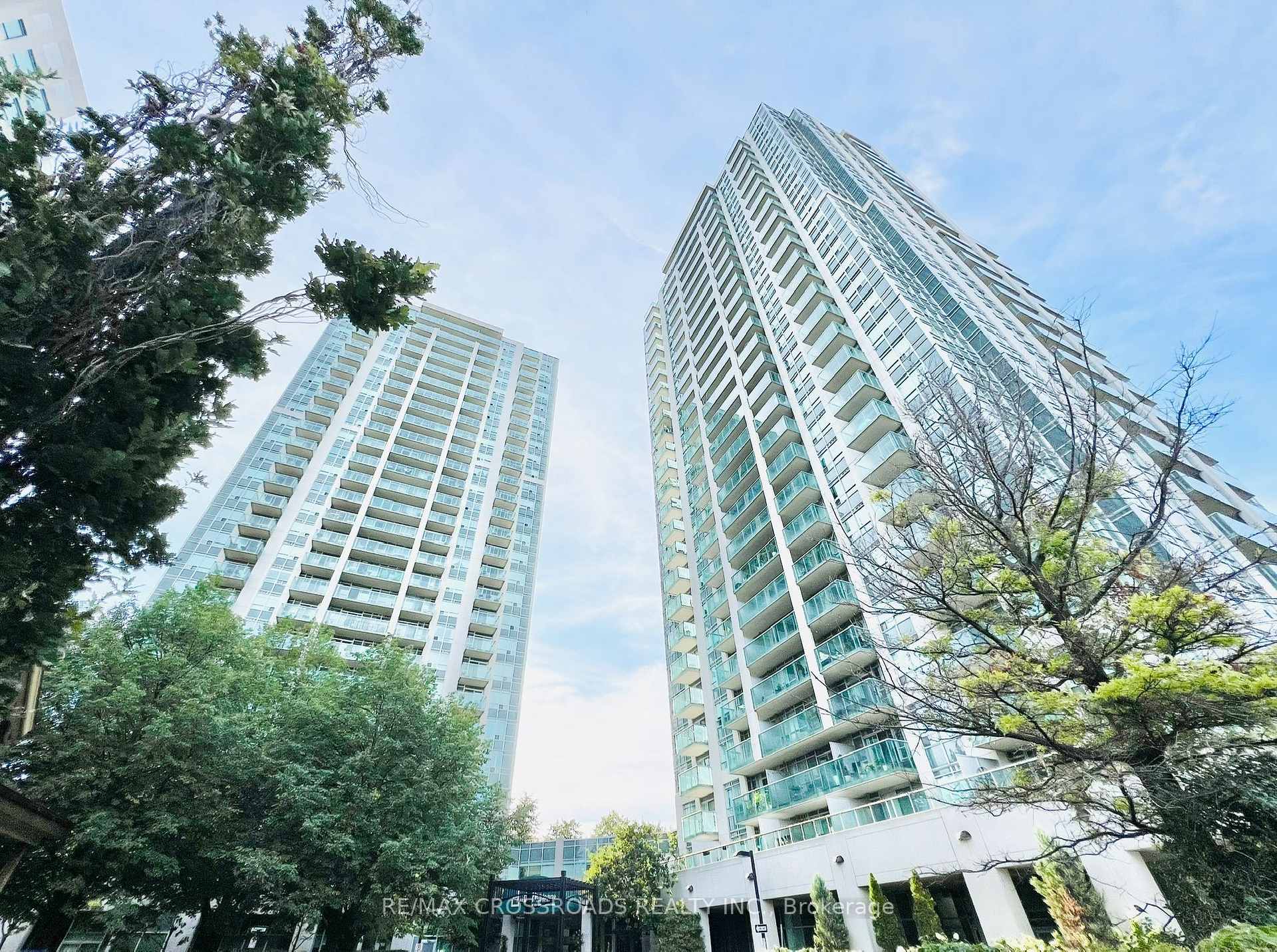 Photo 2 of Unit Ph 10, 16 Harrison Garden Boulevard, North York, Willowdale East — HOMEH