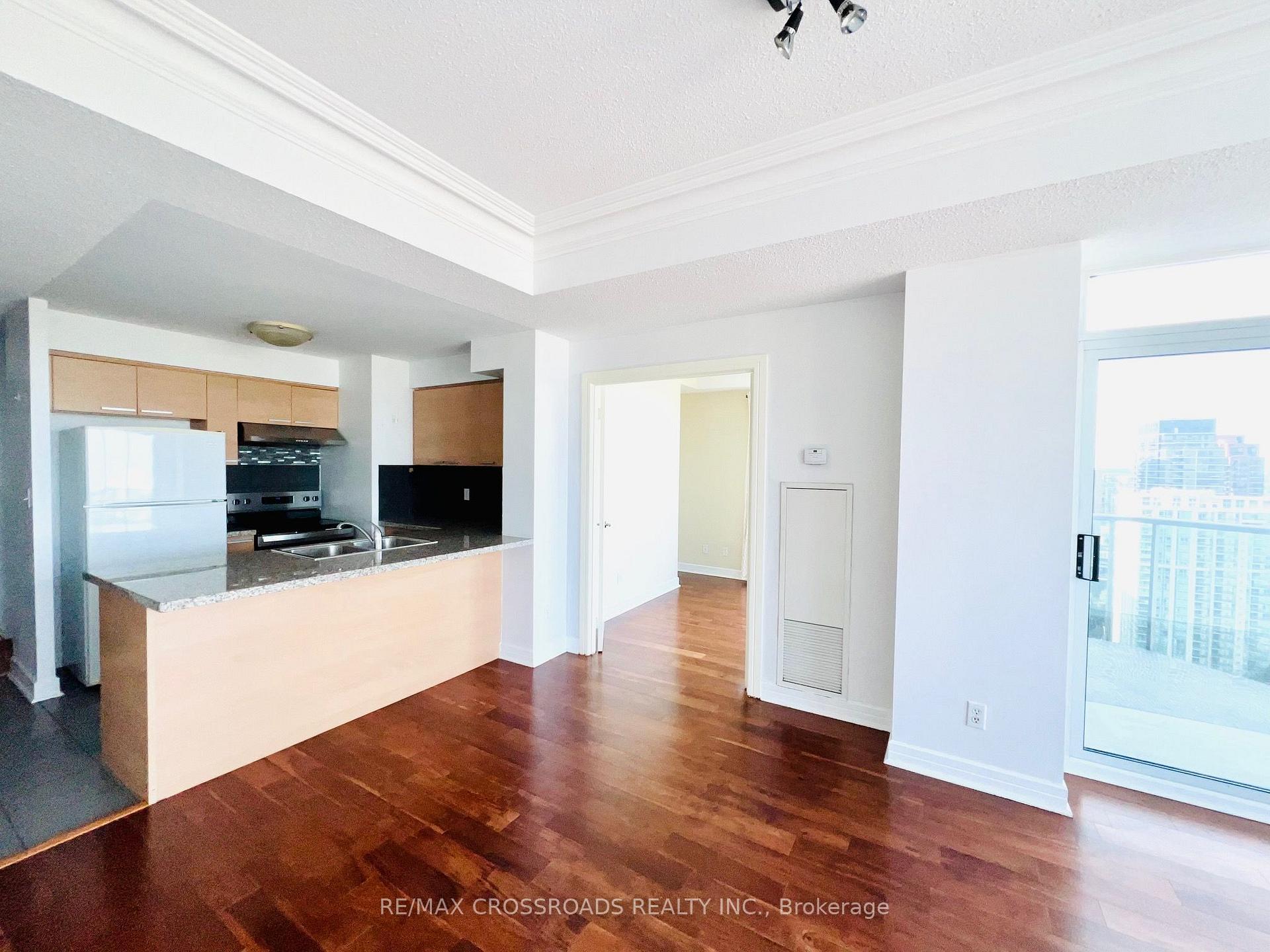Photo 4 of Unit Ph 10, 16 Harrison Garden Boulevard, North York, Willowdale East — HOMEH