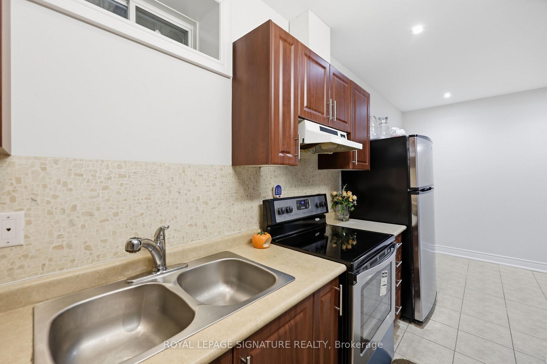 Photo 5 of Unit Bsmt, 221 Peak Point Boulevard, Vaughan, Rural Vaughan — HOMEH