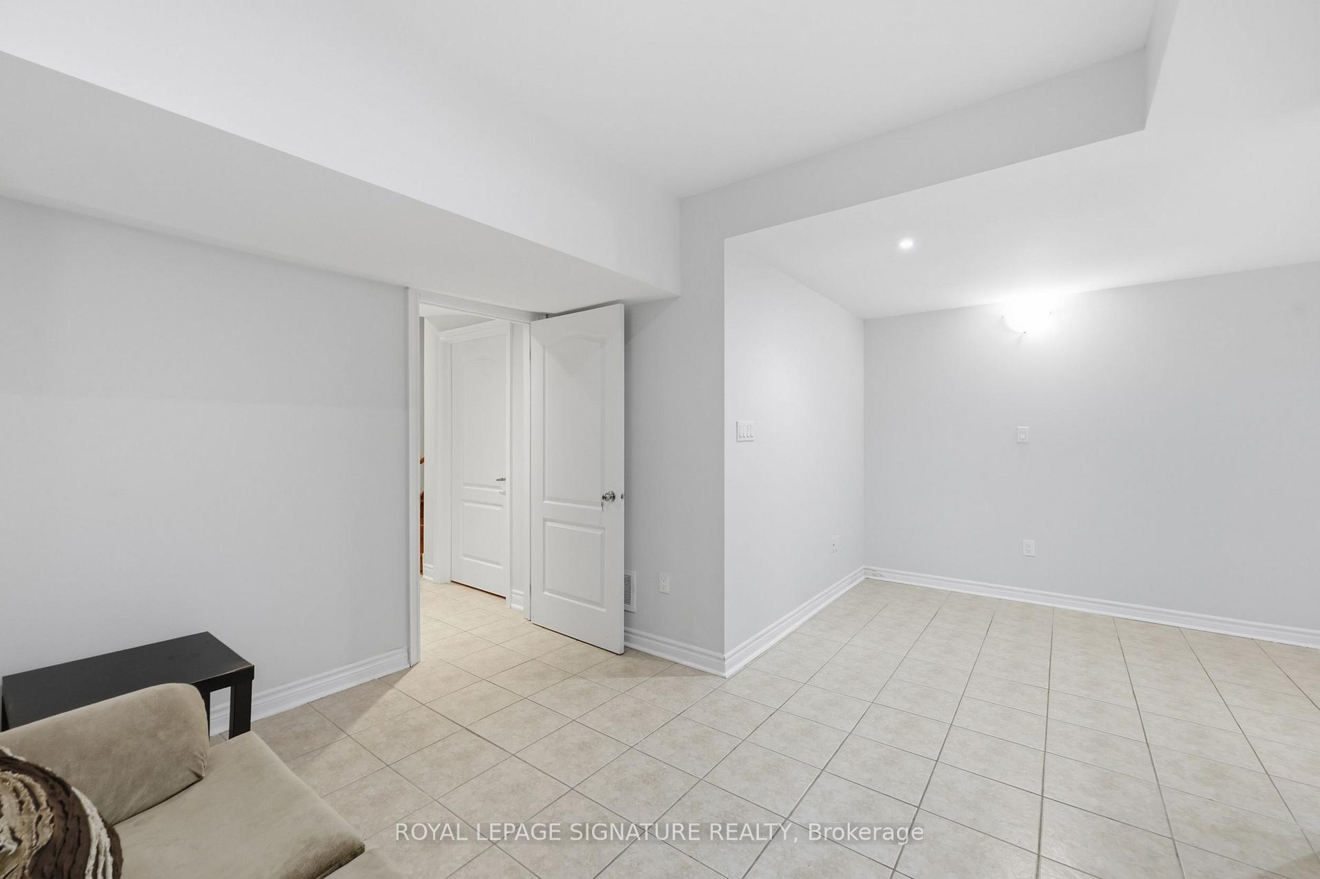 Photo 8 of Unit Bsmt, 221 Peak Point Boulevard, Vaughan, Rural Vaughan — HOMEH
